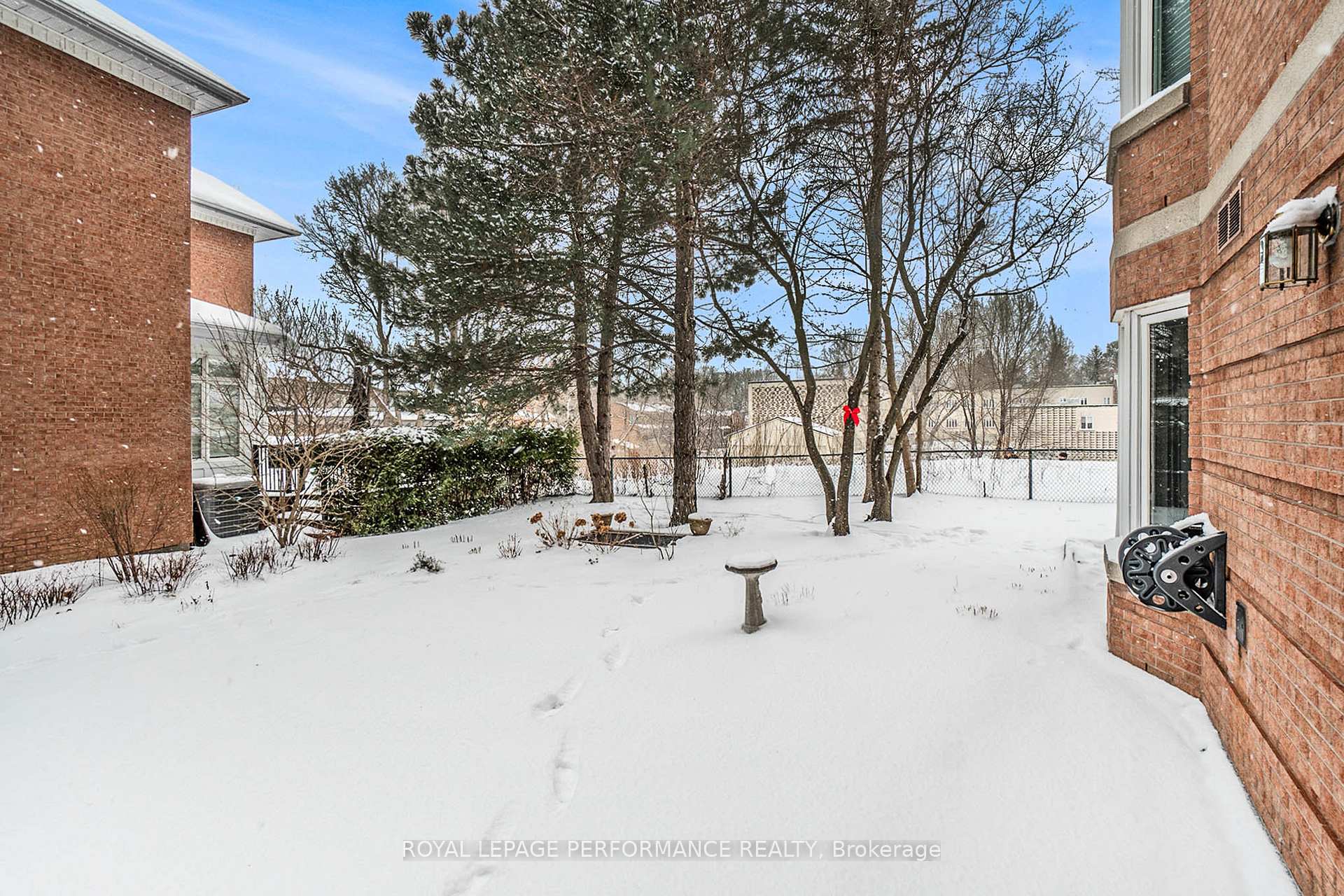 Photo 33 of Unit 101, 31 Durham, Ottawa, Lindenlea — HOMEH