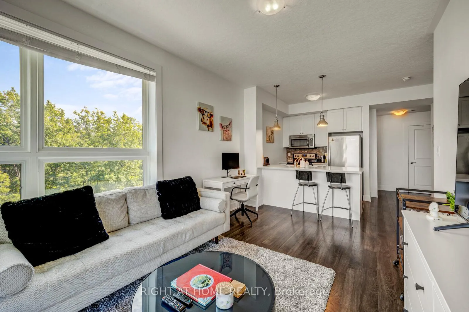 Photo 4 of Unit 309, 35 Southshore Crescent, Hamilton, Lakeshore — HOMEH