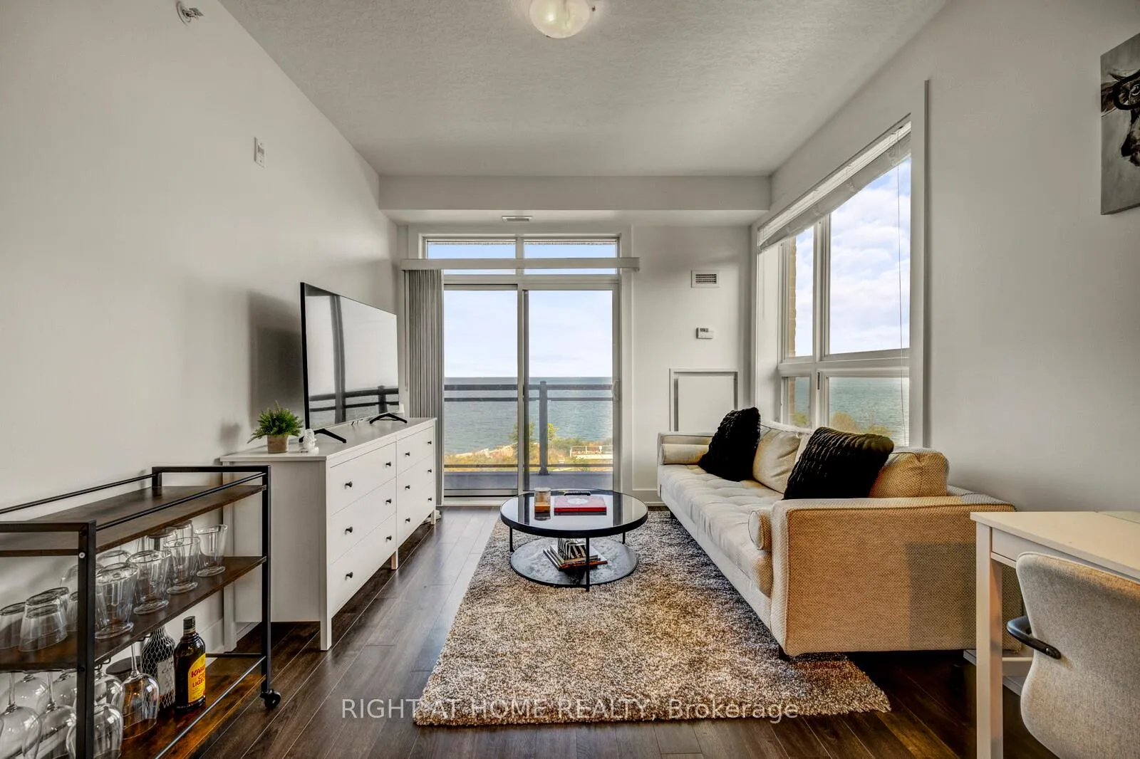 Photo 6 of Unit 309, 35 Southshore Crescent, Hamilton, Lakeshore — HOMEH