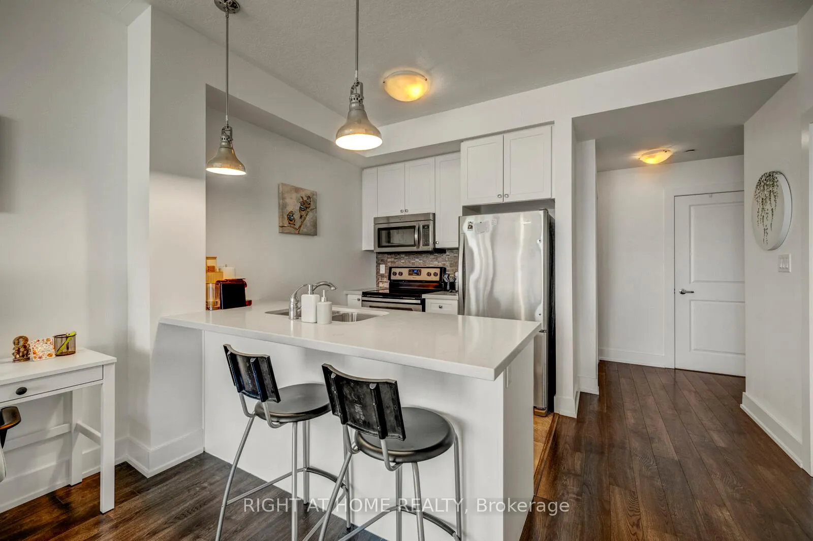 Photo 7 of Unit 309, 35 Southshore Crescent, Hamilton, Lakeshore — HOMEH