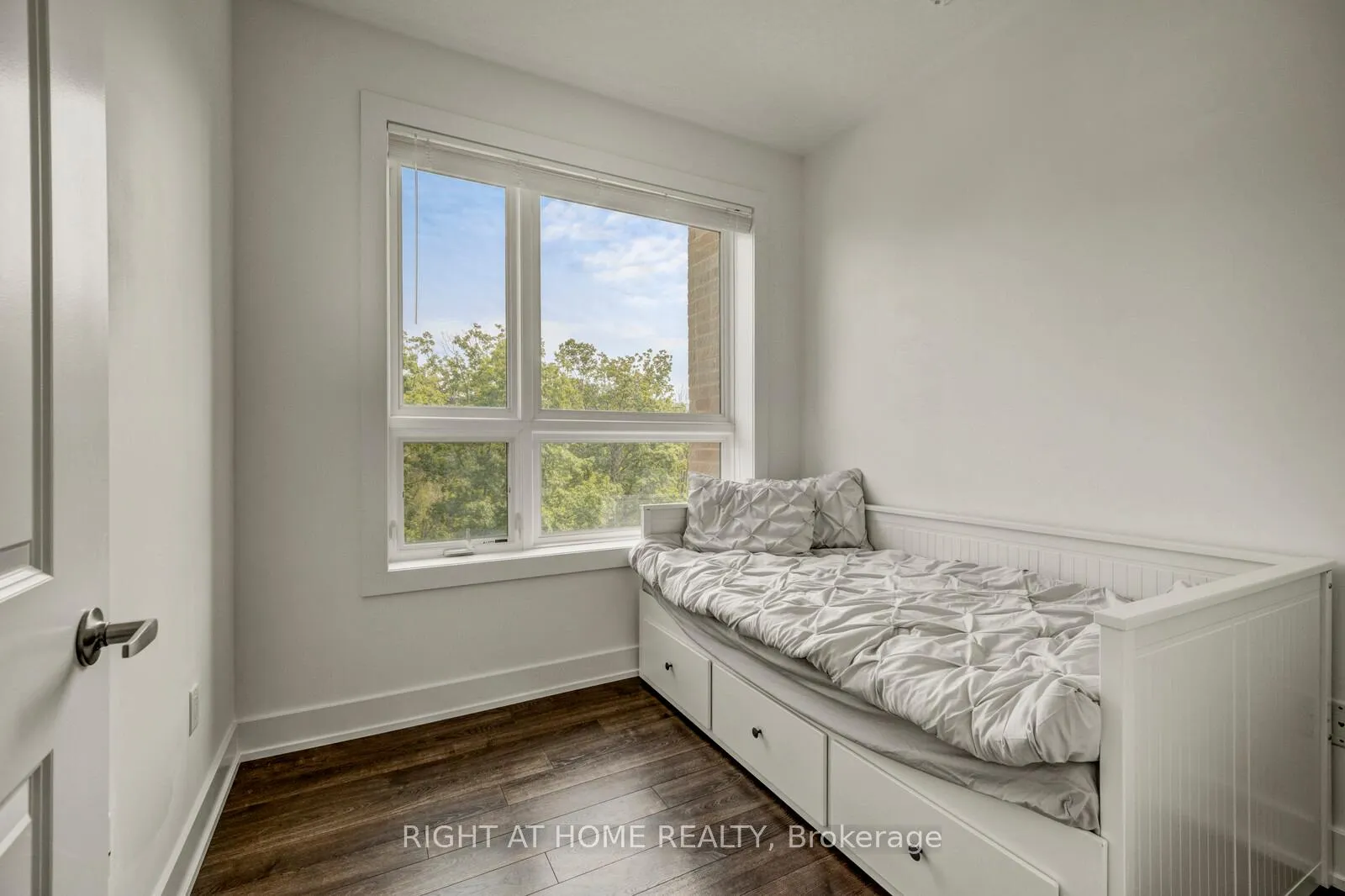 Photo 11 of Unit 309, 35 Southshore Crescent, Hamilton, Lakeshore — HOMEH