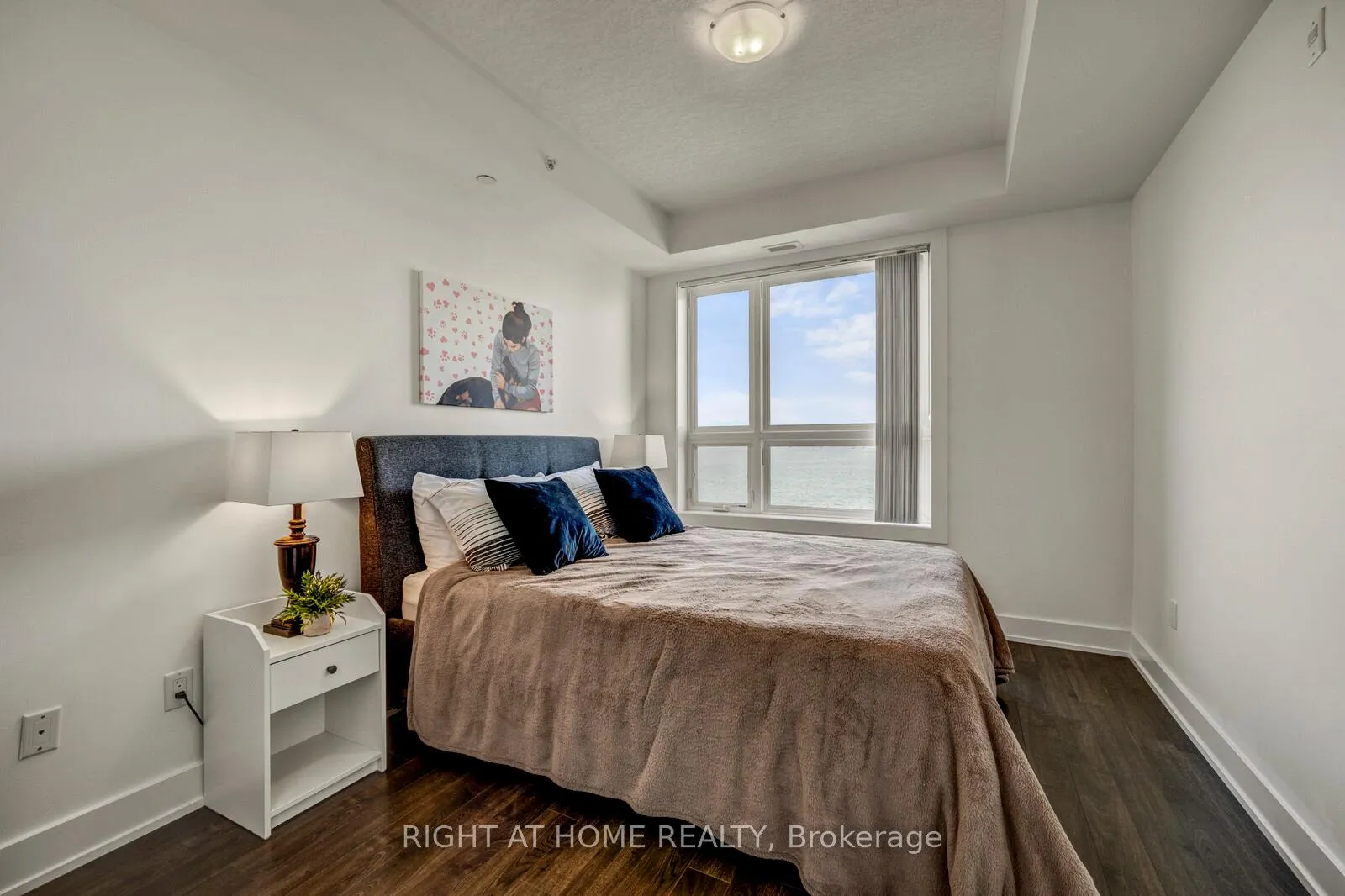 Photo 12 of Unit 309, 35 Southshore Crescent, Hamilton, Lakeshore — HOMEH