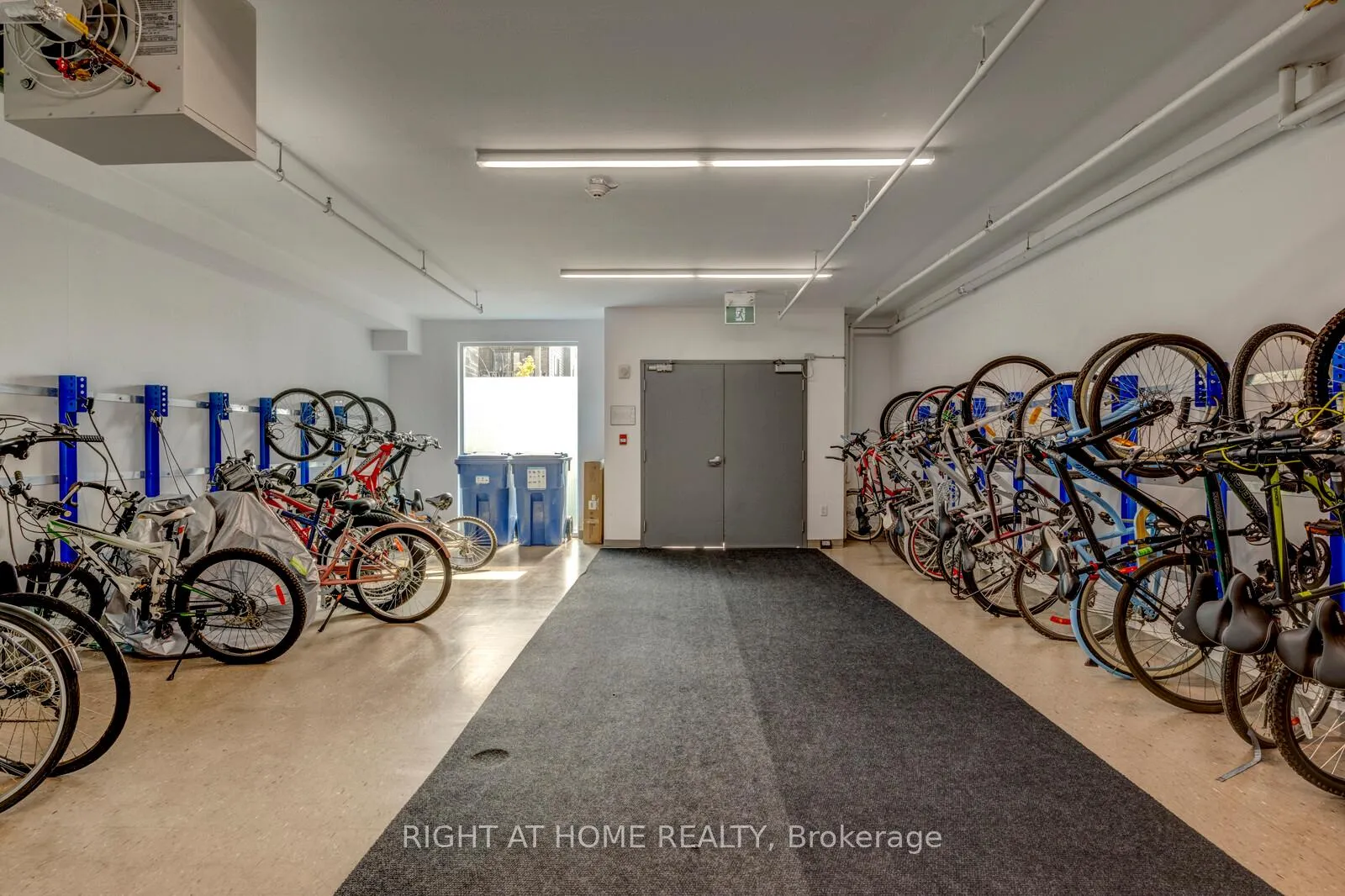 Photo 20 of Unit 309, 35 Southshore Crescent, Hamilton, Lakeshore — HOMEH