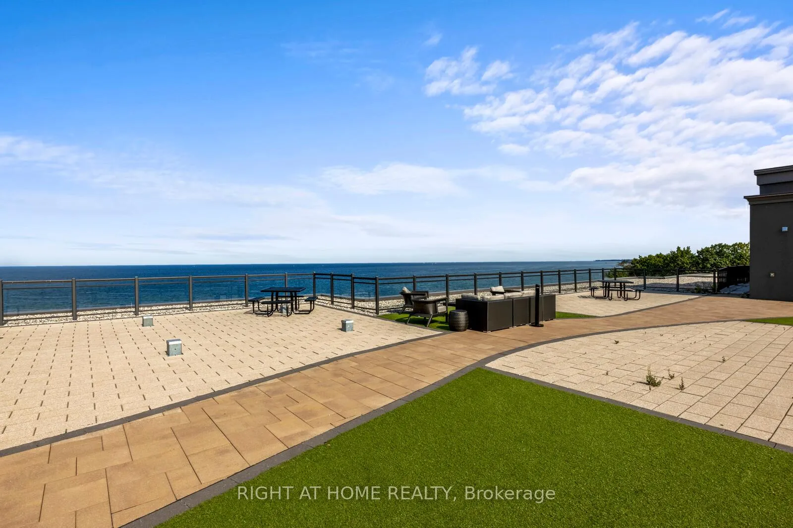Photo 21 of Unit 309, 35 Southshore Crescent, Hamilton, Lakeshore — HOMEH
