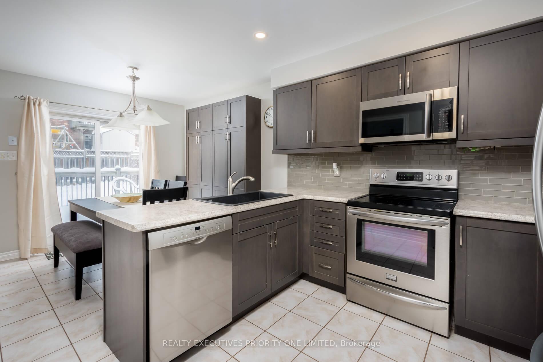 Photo 7 of 6 Bird Street, Barrie, Edgehill Drive — HOMEH