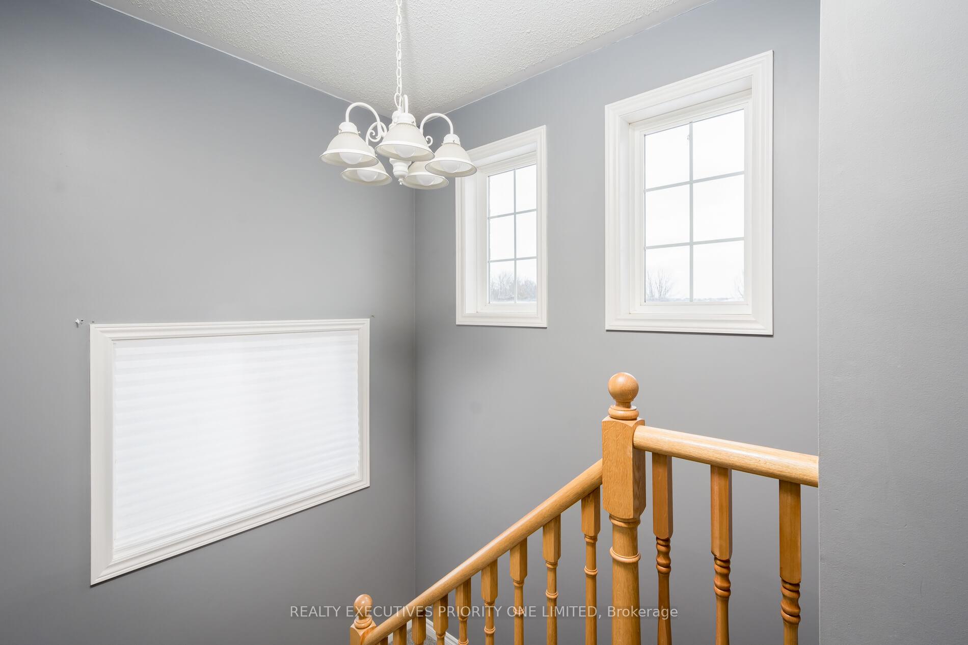 Photo 16 of 6 Bird Street, Barrie, Edgehill Drive — HOMEH