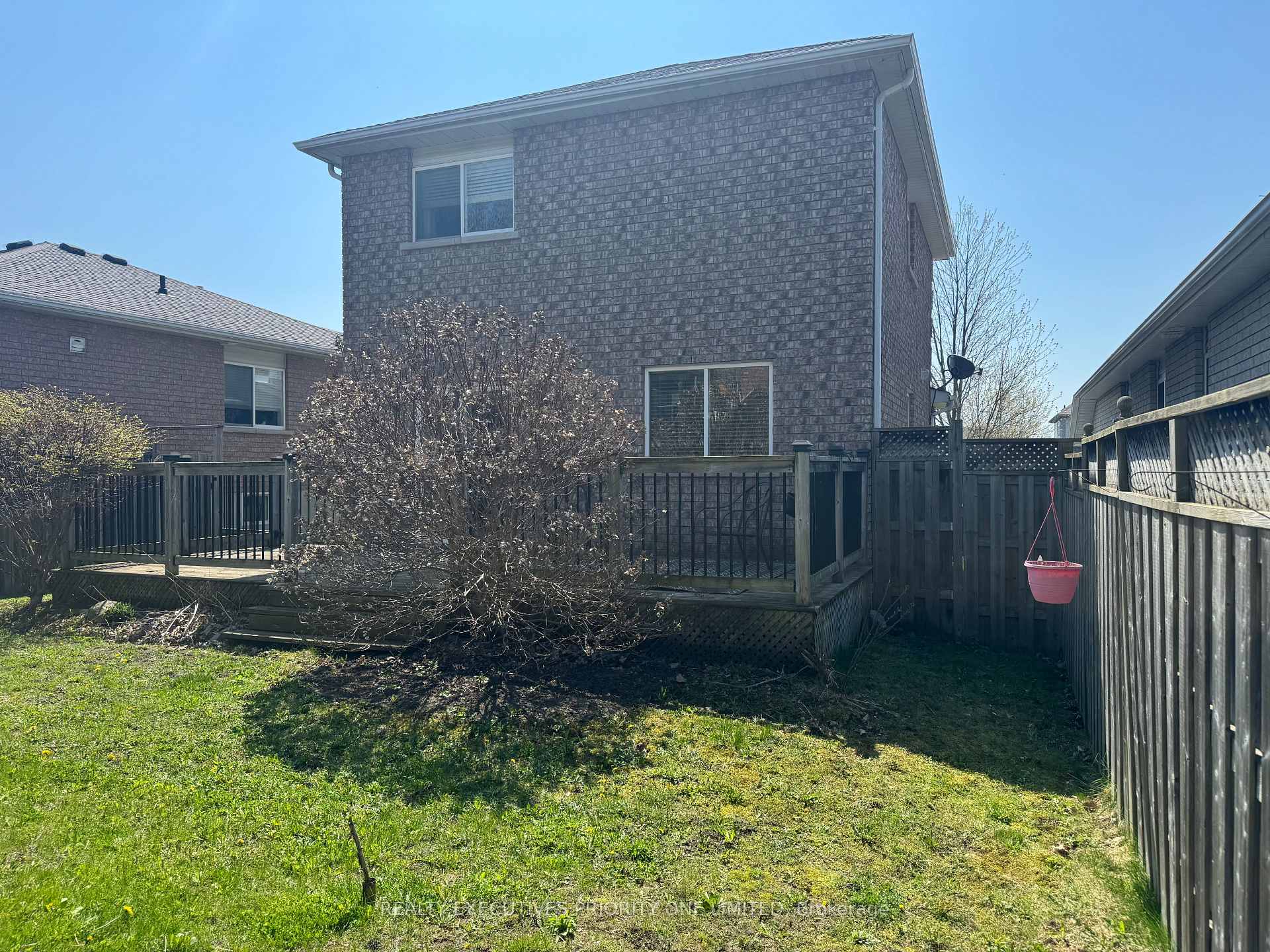Photo 28 of 6 Bird Street, Barrie, Edgehill Drive — HOMEH