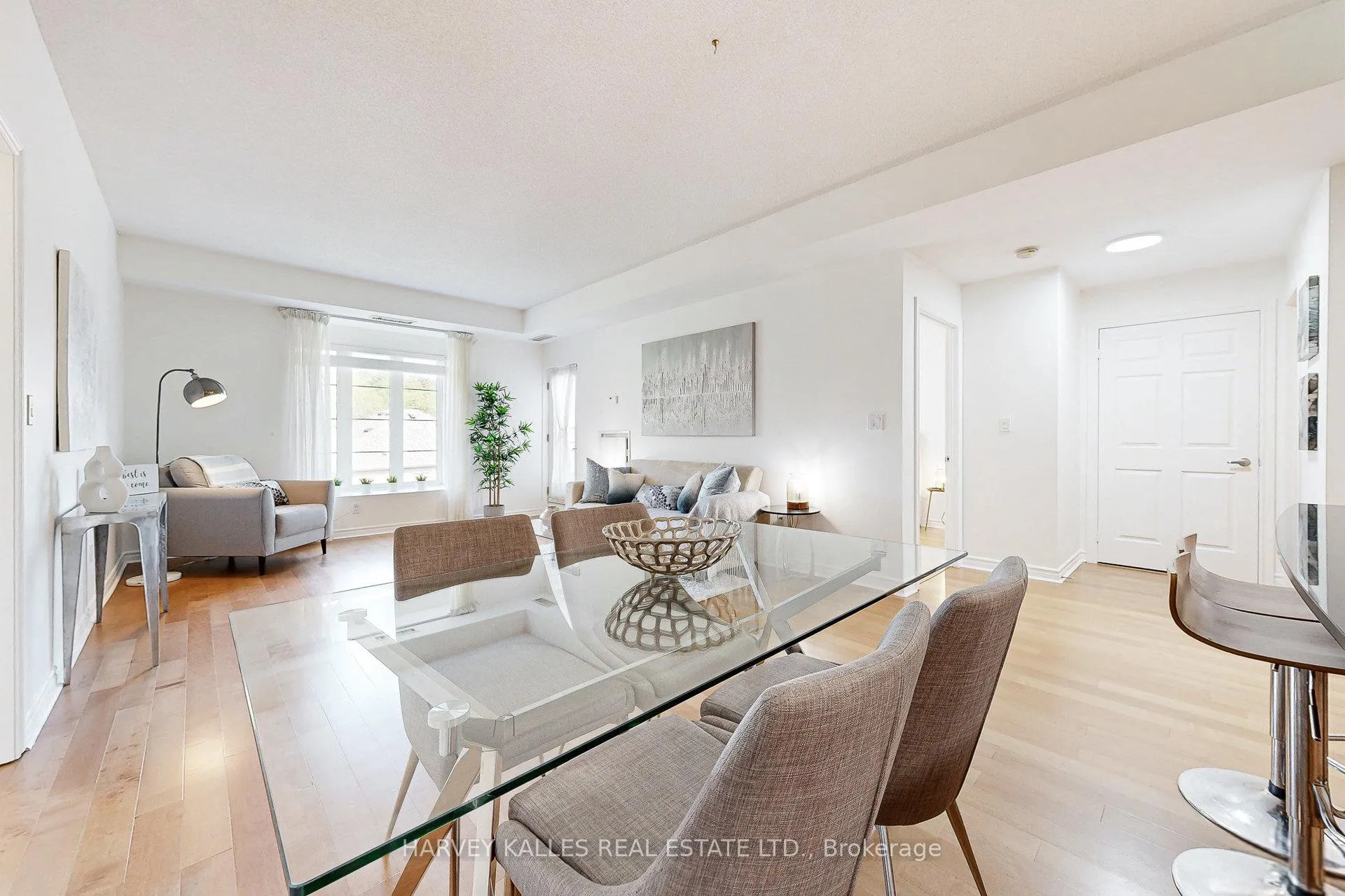 Photo 14 of Unit 405, 4620 Highway 7, Vaughan, East Woodbridge — HOMEH
