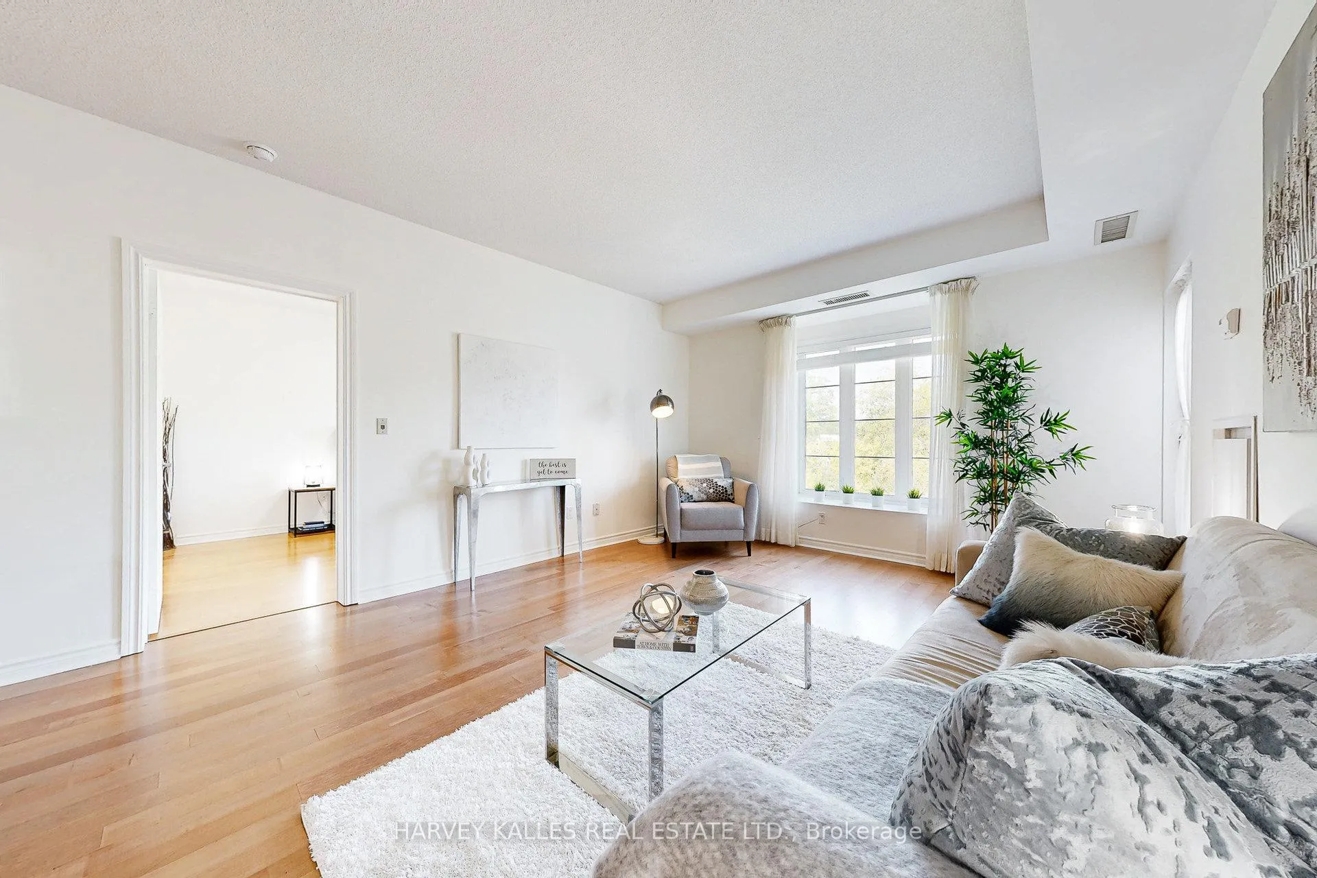 Photo 17 of Unit 405, 4620 Highway 7, Vaughan, East Woodbridge — HOMEH