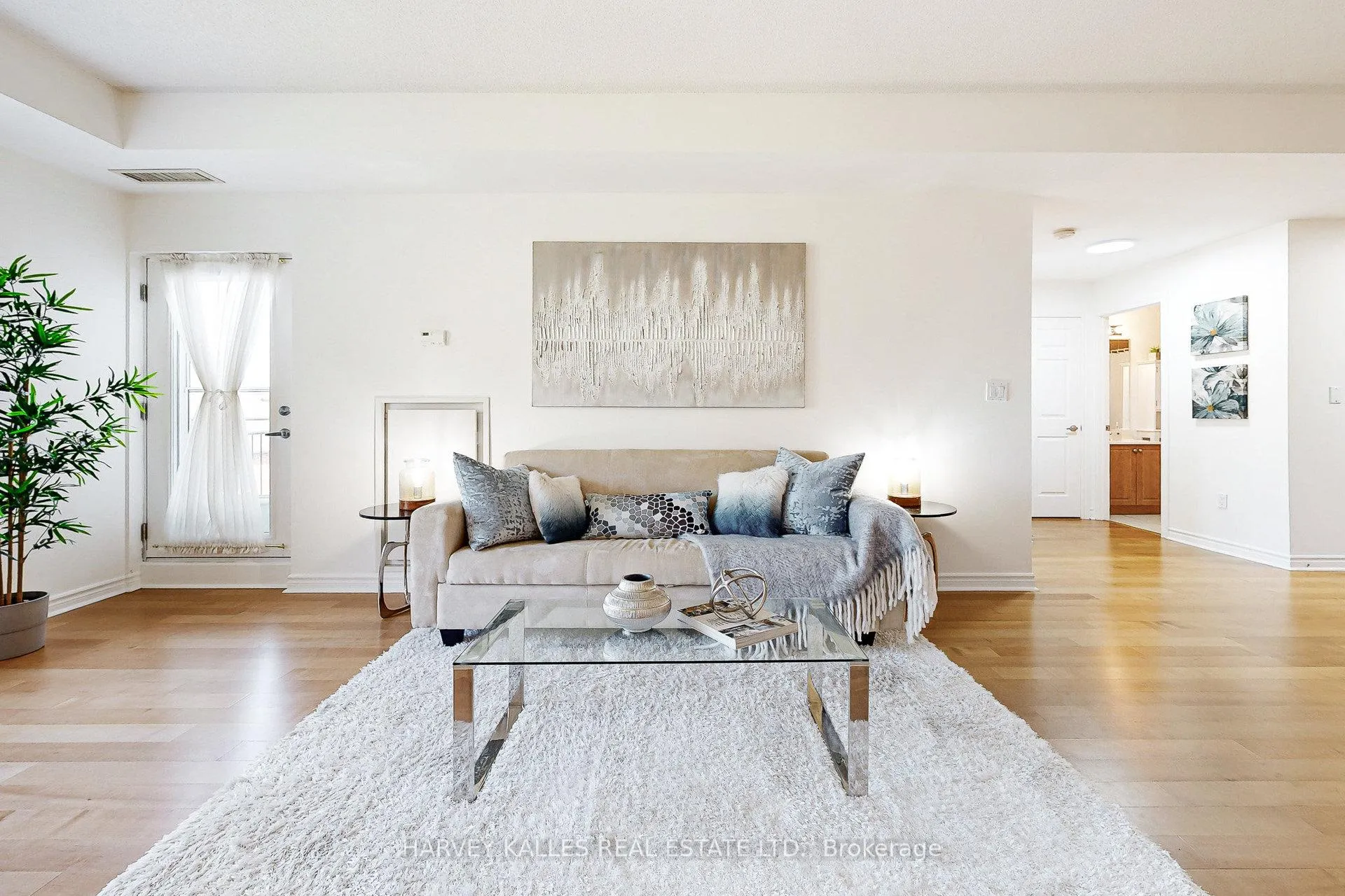 Photo 18 of Unit 405, 4620 Highway 7, Vaughan, East Woodbridge — HOMEH
