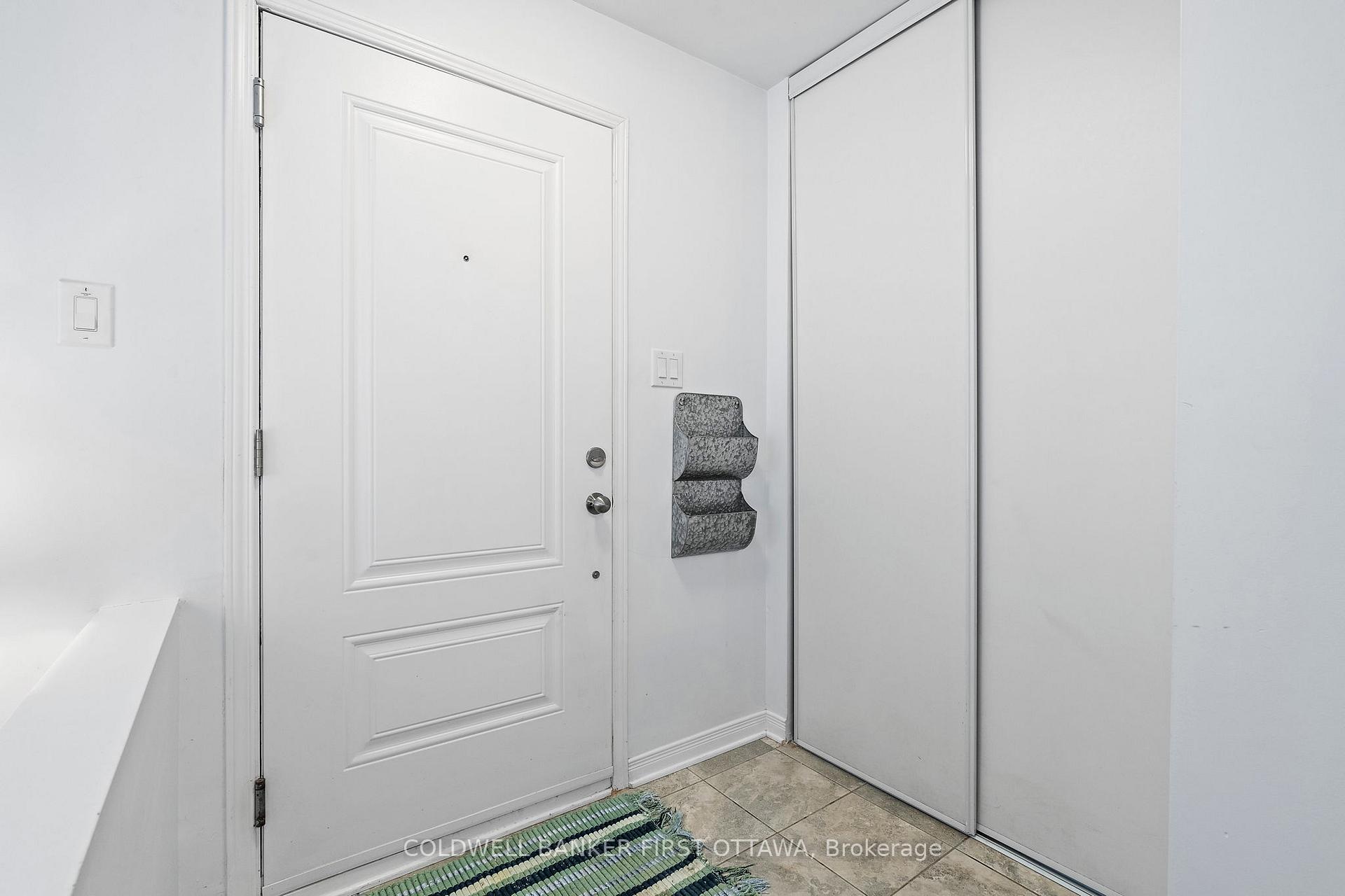 Photo 5 of Unit F, 365 Haliburton Heights, Ottawa, Kanata - Emerald Meadows/Trailwest — HOMEH