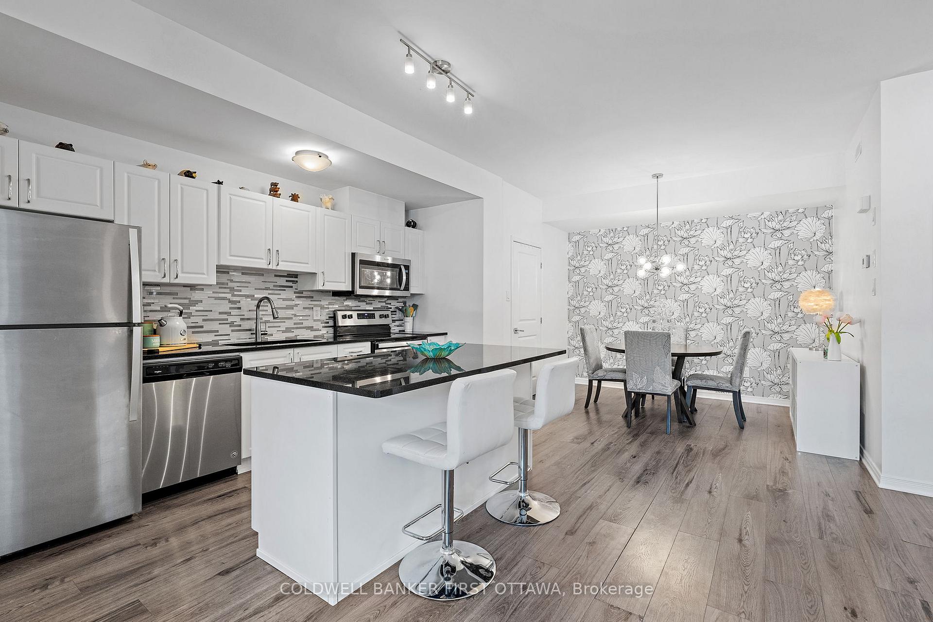 Photo 7 of Unit F, 365 Haliburton Heights, Ottawa, Kanata - Emerald Meadows/Trailwest — HOMEH