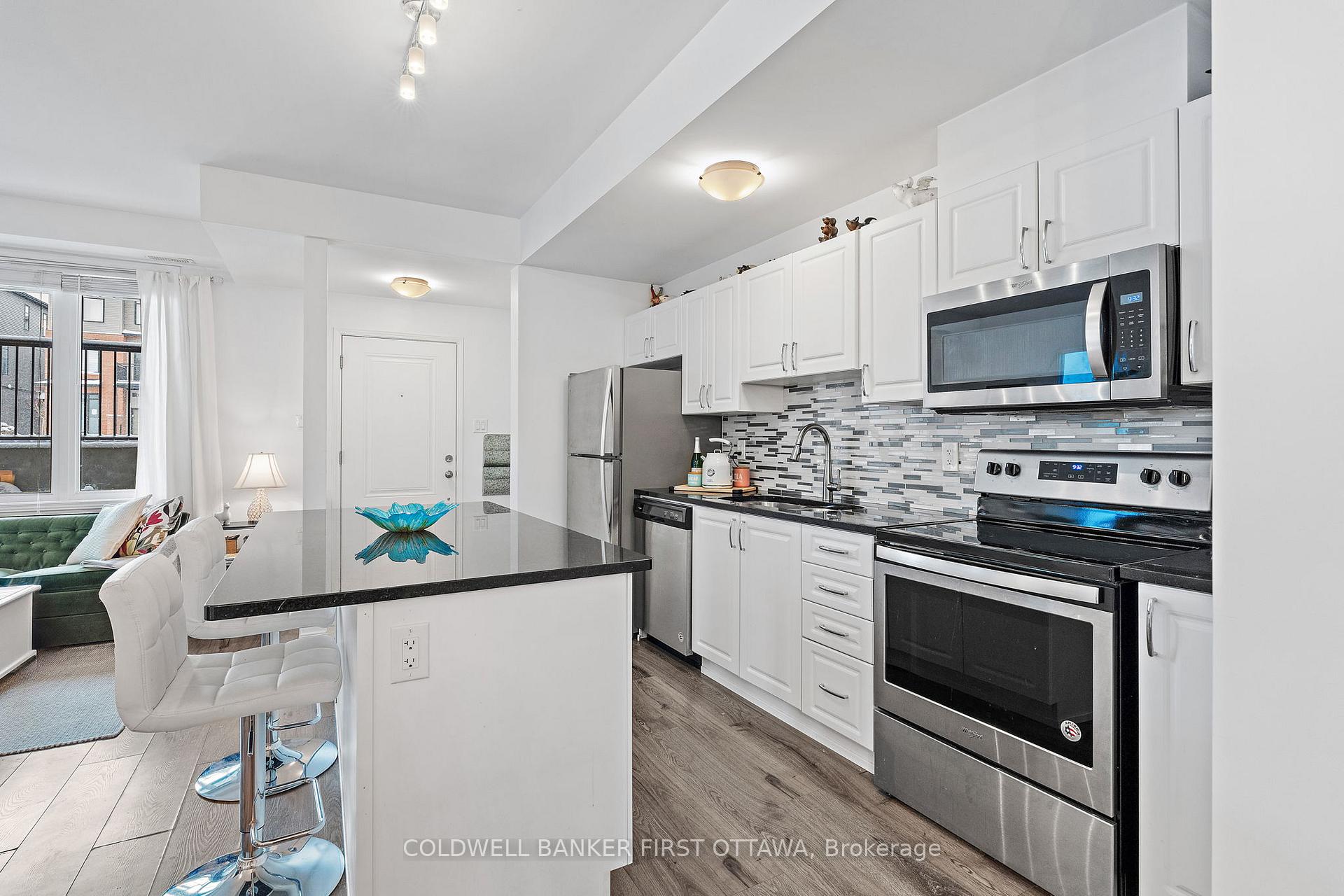 Photo 10 of Unit F, 365 Haliburton Heights, Ottawa, Kanata - Emerald Meadows/Trailwest — HOMEH
