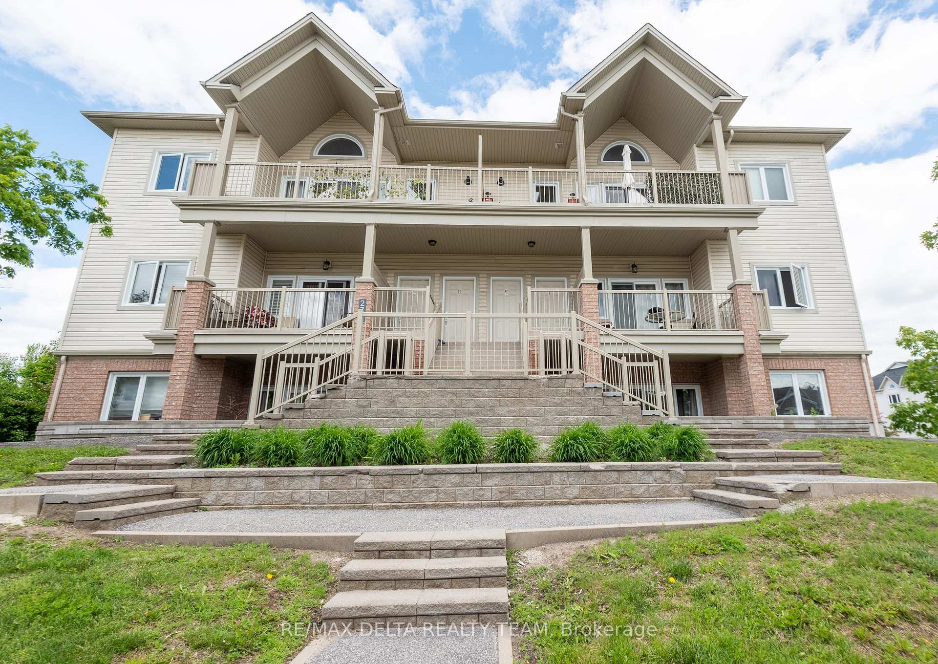 Front of Unit B, 275 Meadowlilly Road