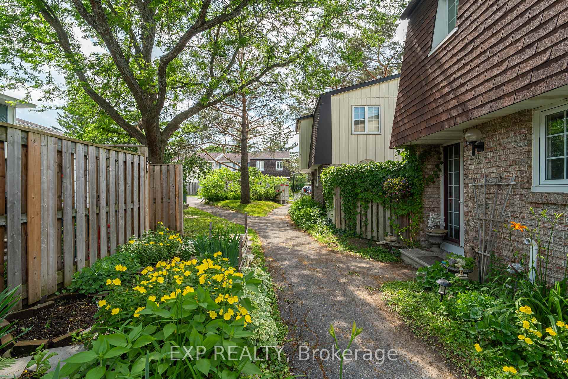 Photo 6 of Unit 65, 1029 Meadowlands Drive, Ottawa, Carleton Square — HOMEH
