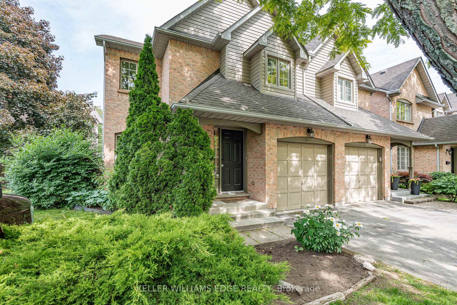 Front of Unit 10, 320 Hamilton Drive