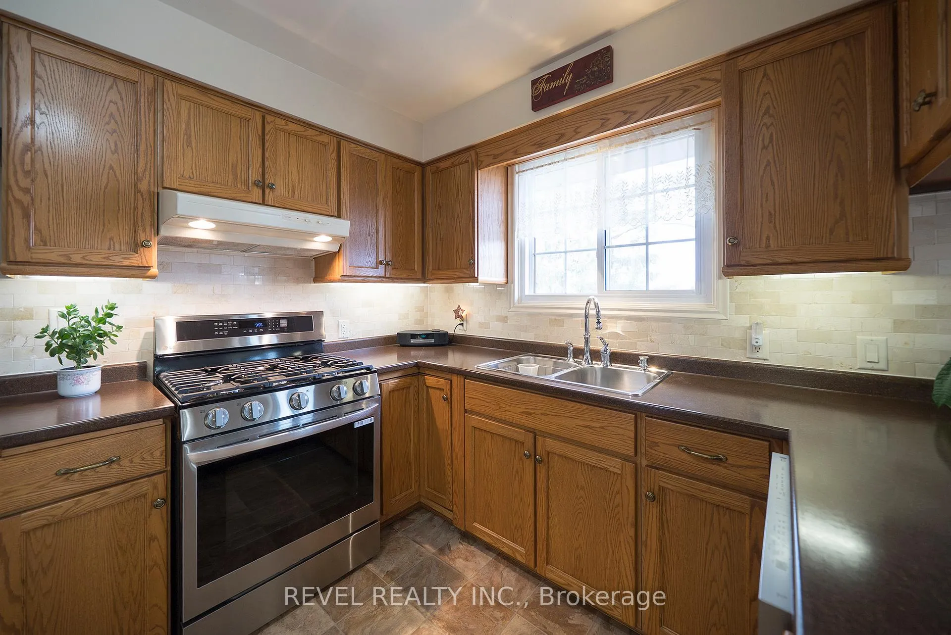 Photo 13 of 54 Bee Street, Norfolk, Booth's Harbour — HOMEH