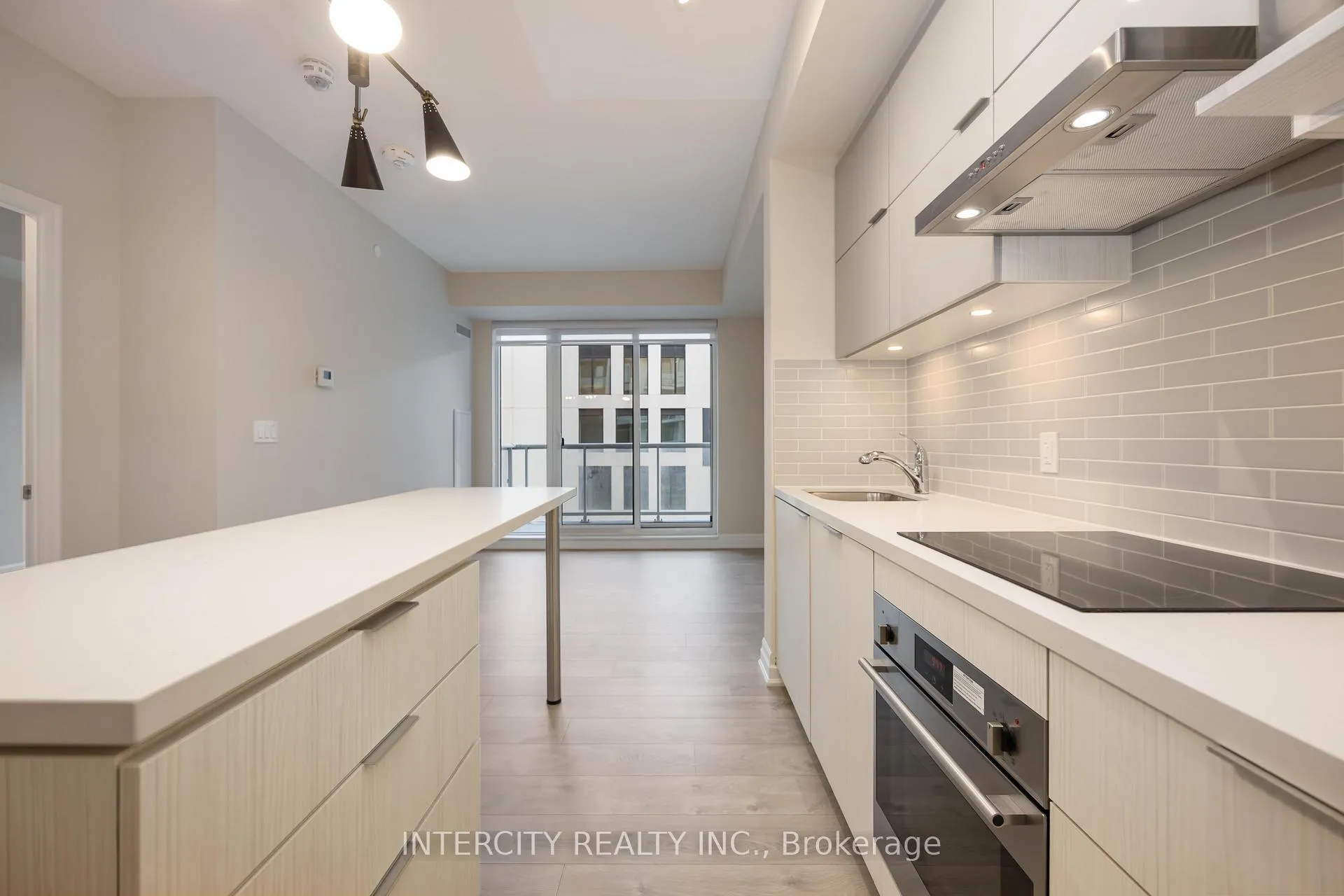Photo 5 of Unit 802, 10 Rouge Valley Drive, Markham, Unionville — HOMEH
