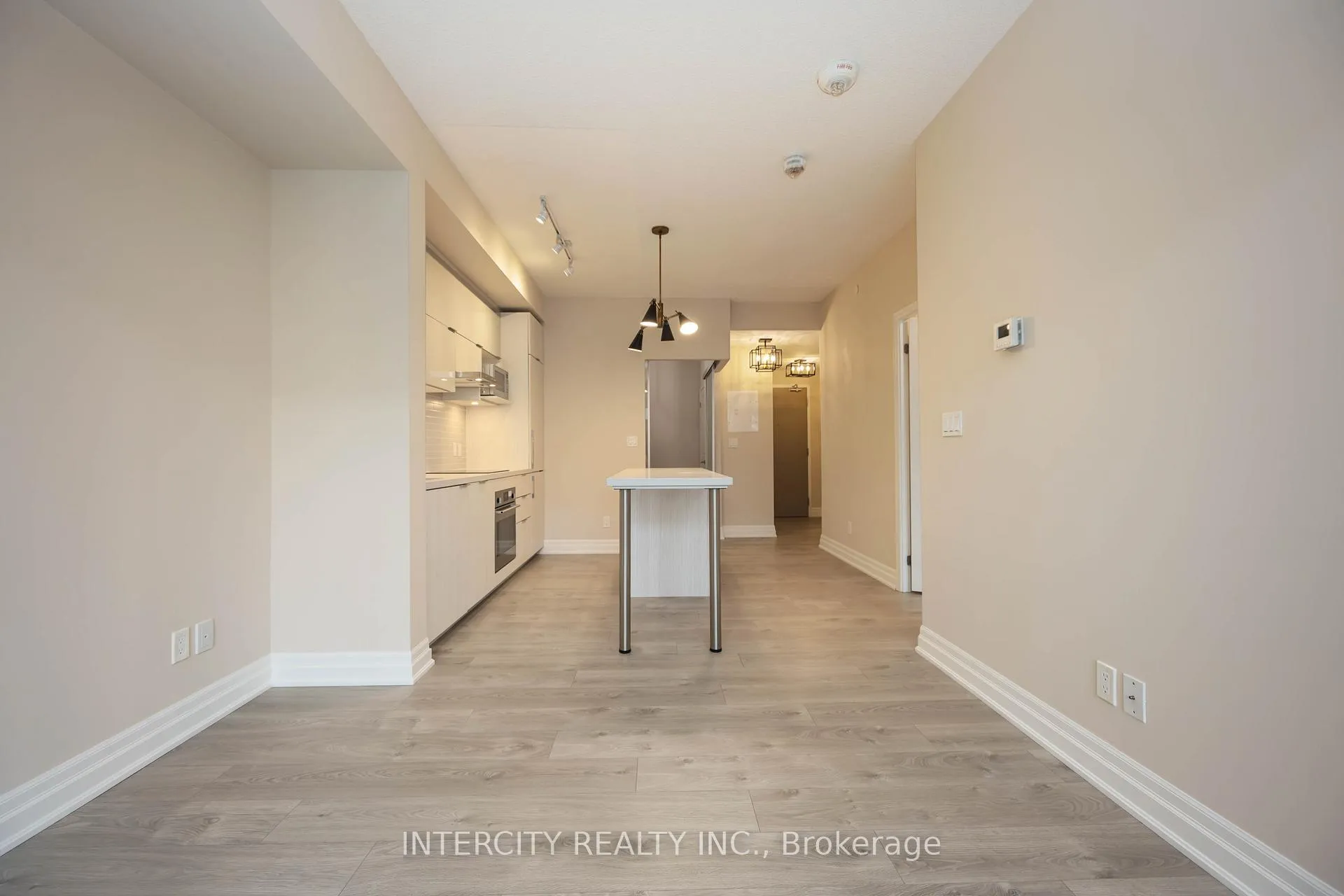 Photo 9 of Unit 802, 10 Rouge Valley Drive, Markham, Unionville — HOMEH