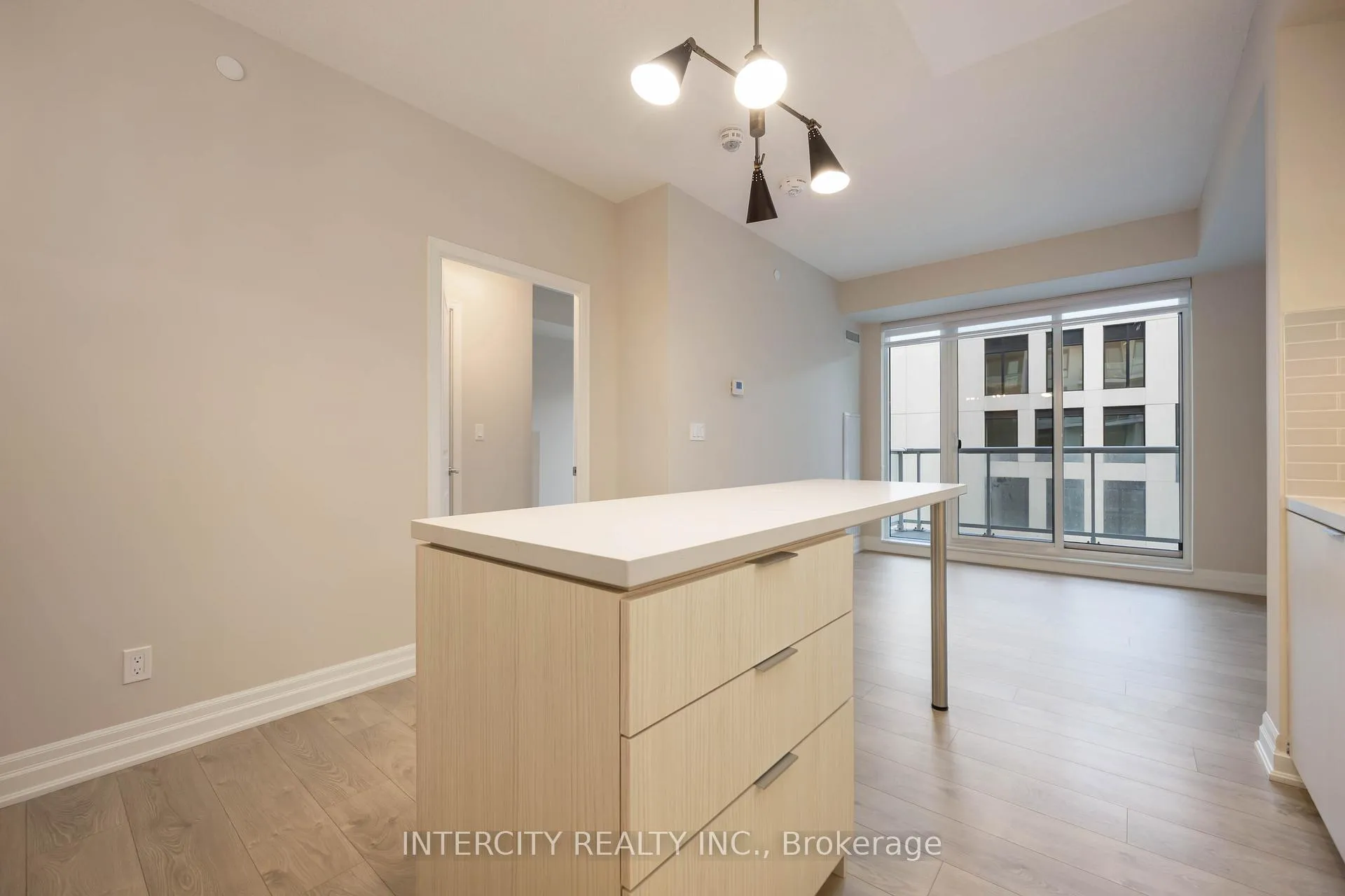 Photo 12 of Unit 802, 10 Rouge Valley Drive, Markham, Unionville — HOMEH