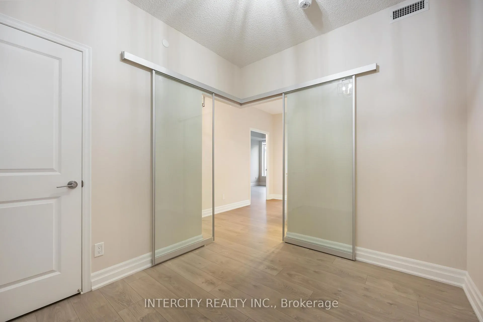 Photo 16 of Unit 802, 10 Rouge Valley Drive, Markham, Unionville — HOMEH