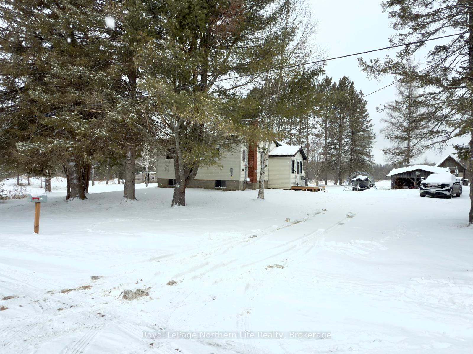 Photo 3 of 3486 Memorial Park Drive, Chisholm — HOMEH