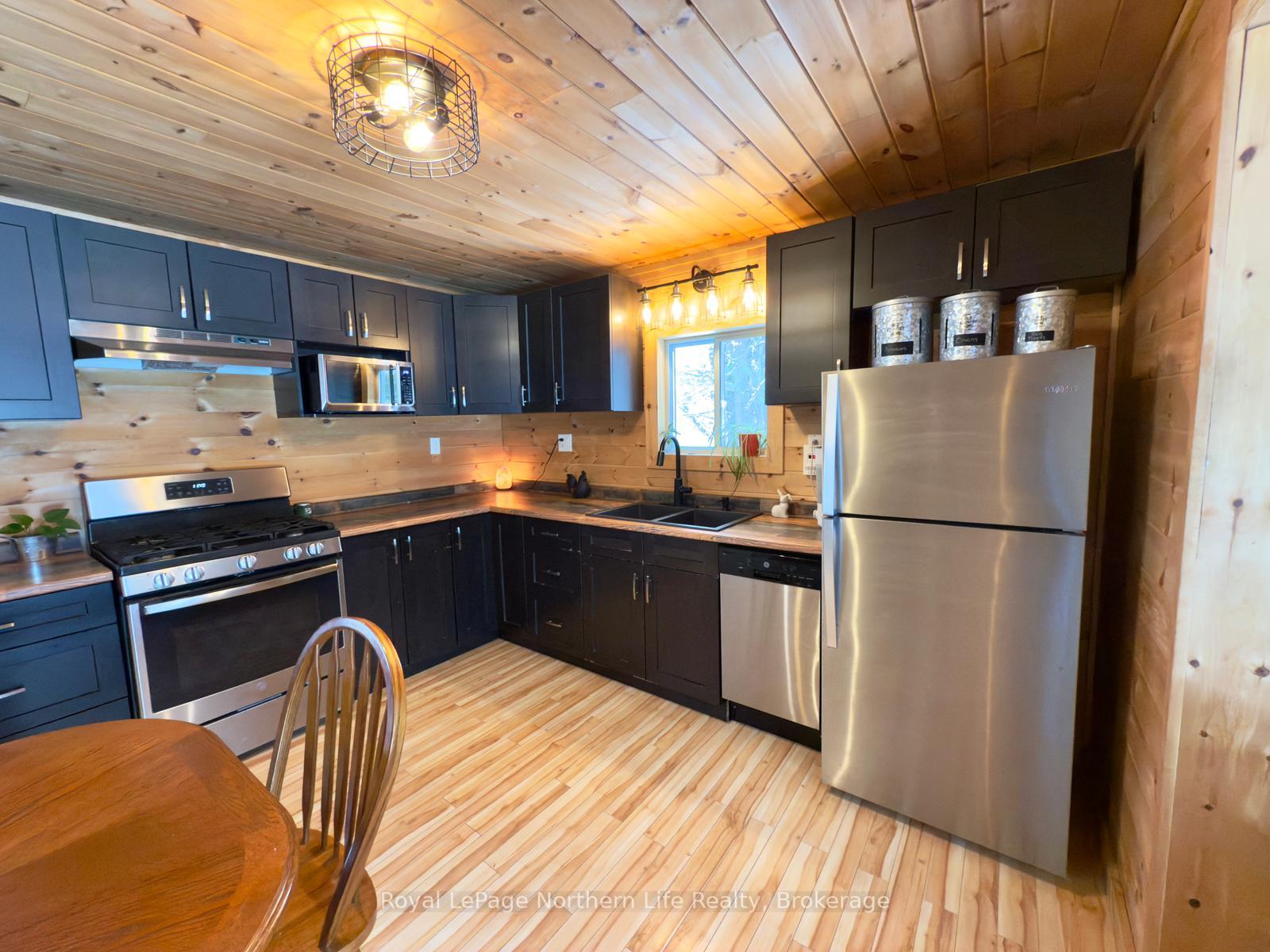 Photo 11 of 3486 Memorial Park Drive, Chisholm — HOMEH