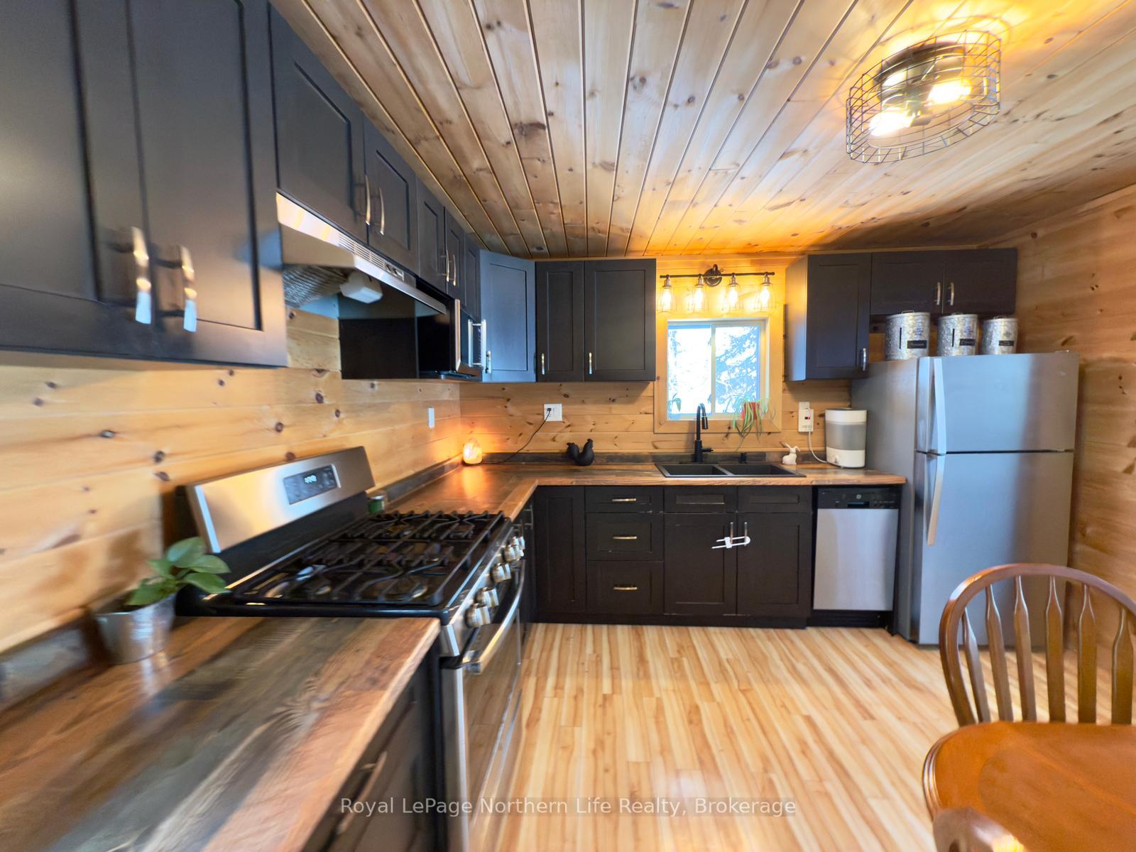 Photo 13 of 3486 Memorial Park Drive, Chisholm — HOMEH