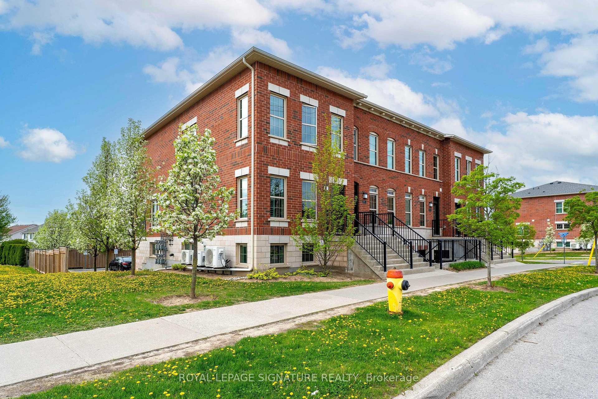 Photo 2 of Unit 1, 275 Max Becker Drive, Kitchener, Larentian West — HOMEH