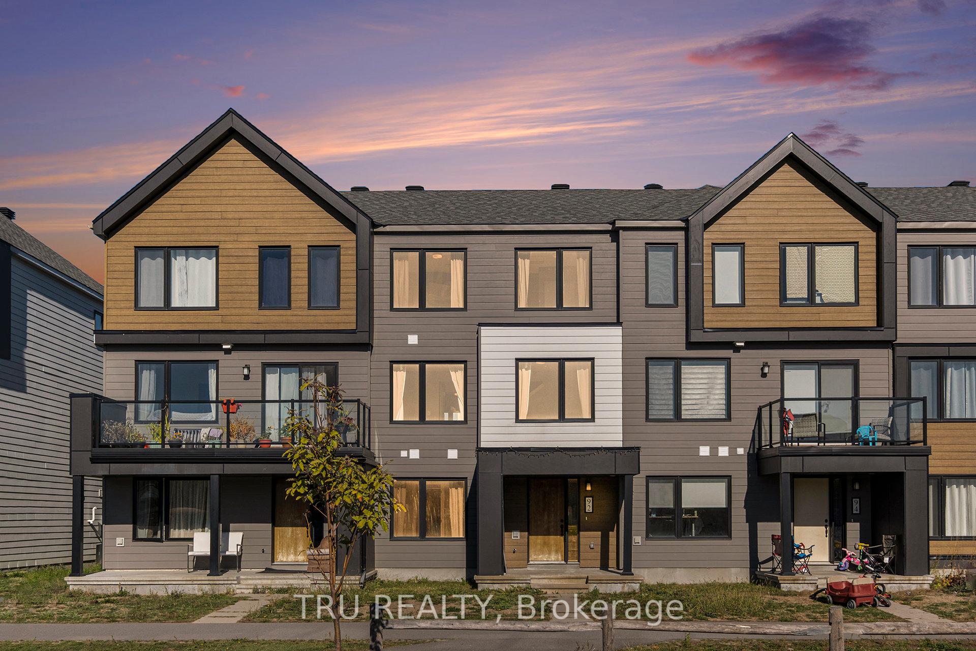 Photo 1 of 92 Kyanite Lane, Ottawa, Barrhaven - Heritage Park — HOMEH