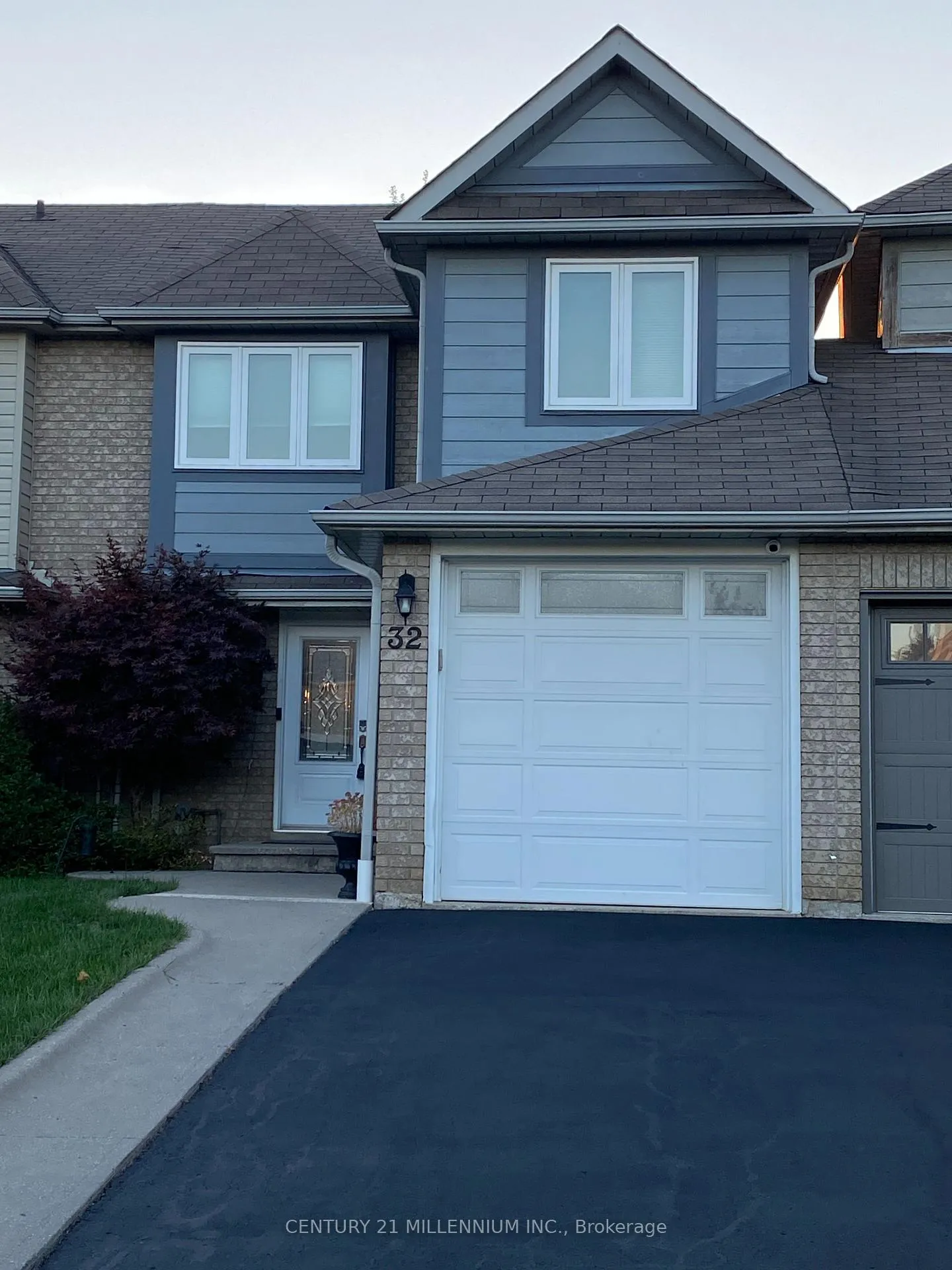 Photo 3 of 32 Gardenia Way, Caledon, Rural Caledon — HOMEH