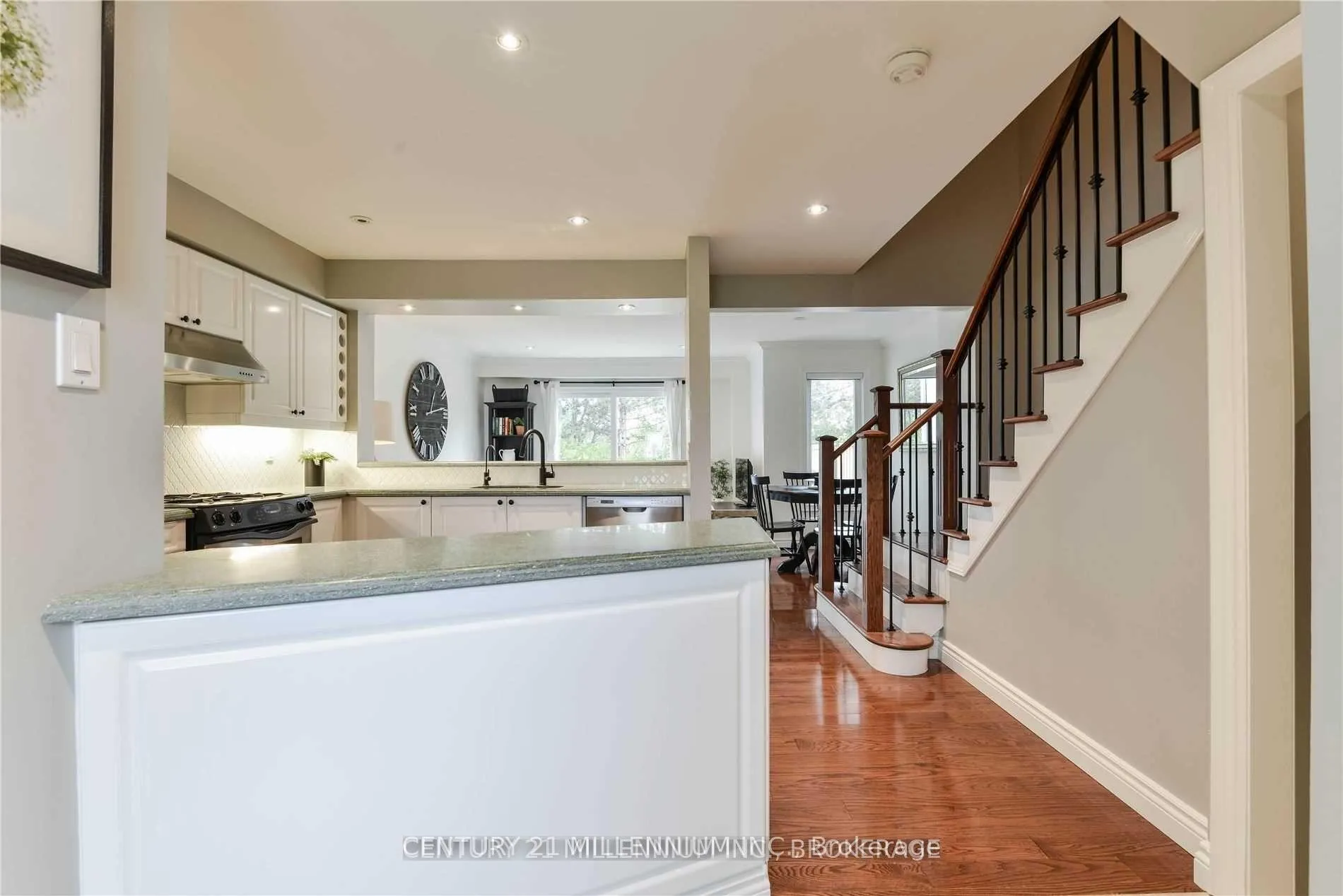Photo 5 of 32 Gardenia Way, Caledon, Rural Caledon — HOMEH