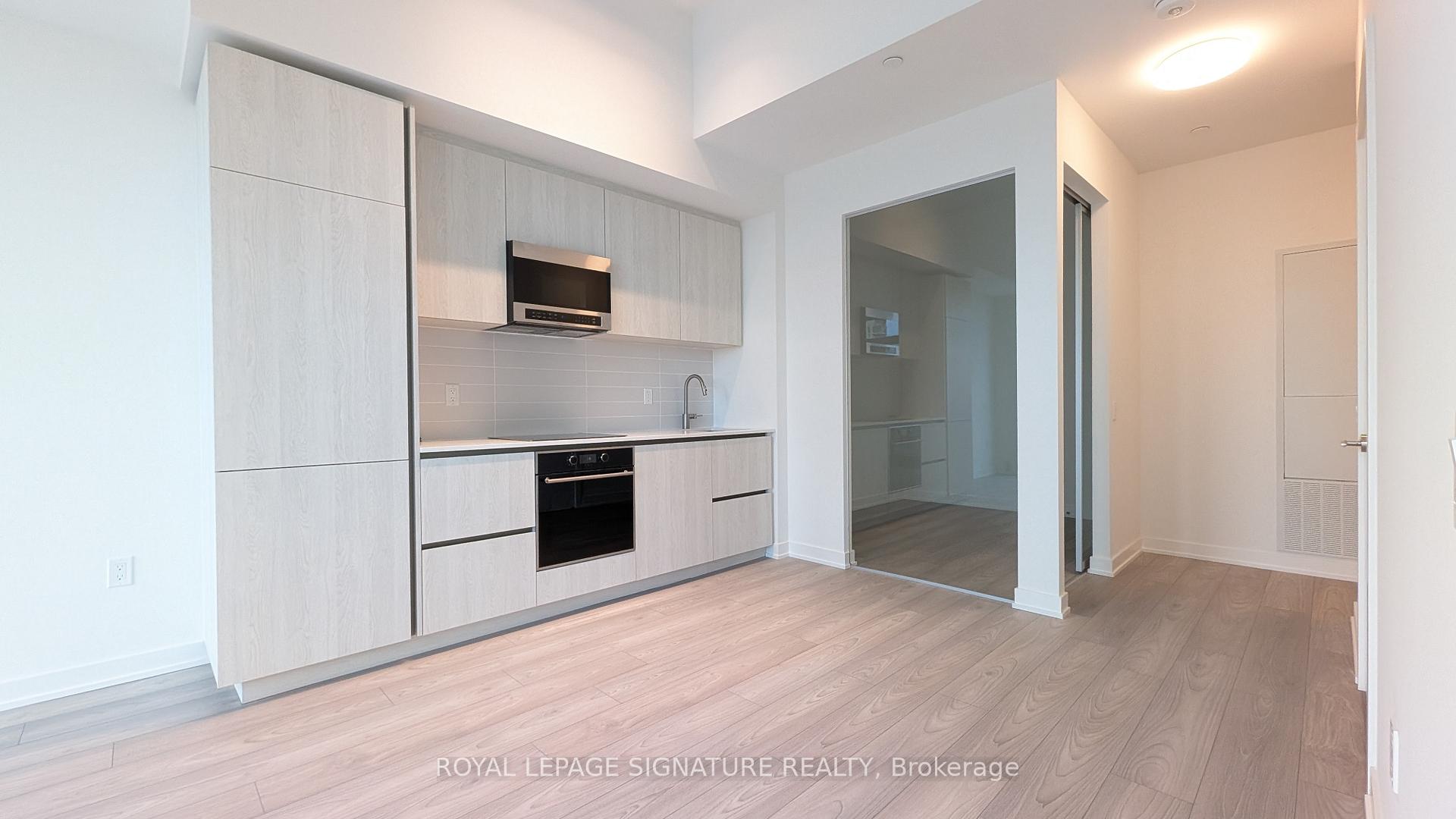 Front of Unit 605, 120 Broadway Avenue