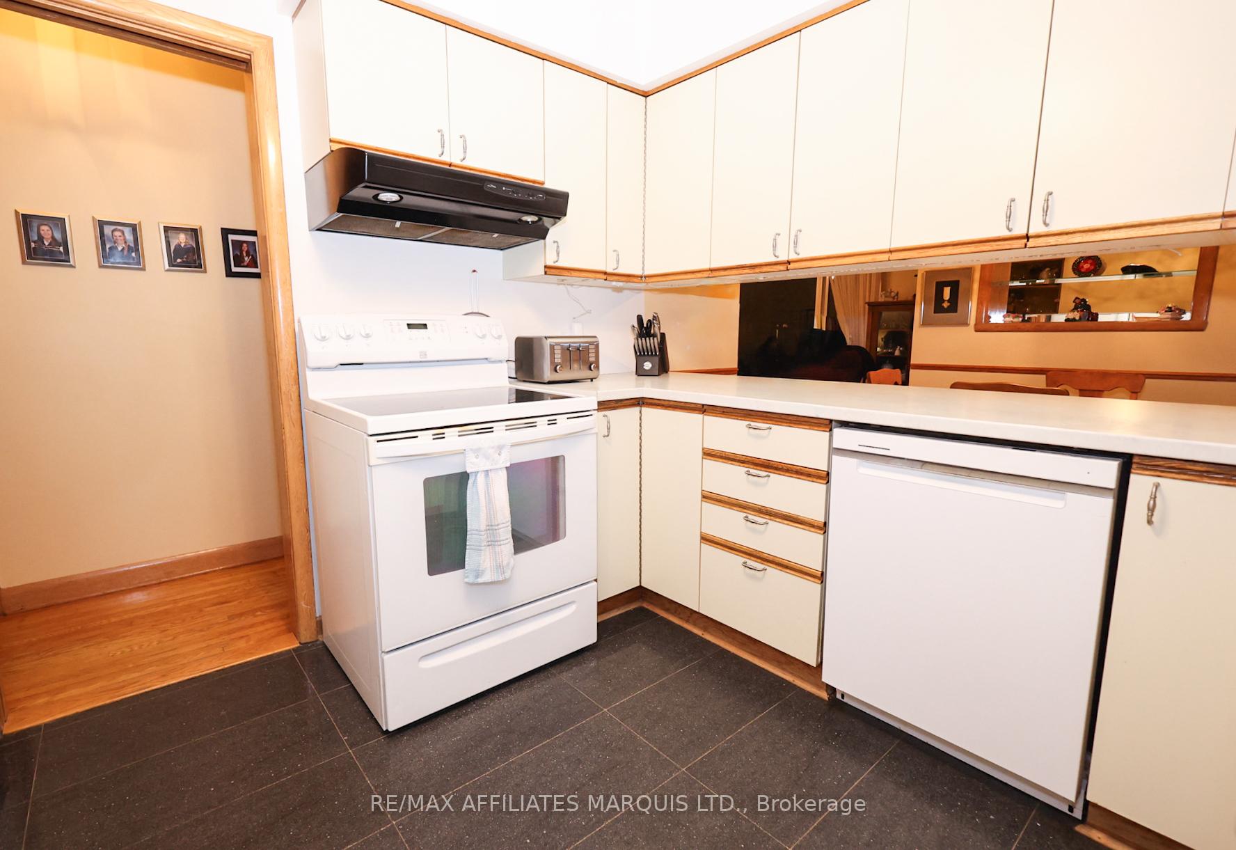 Photo 8 of 1212 Osborne Avenue, Cornwall — HOMEH