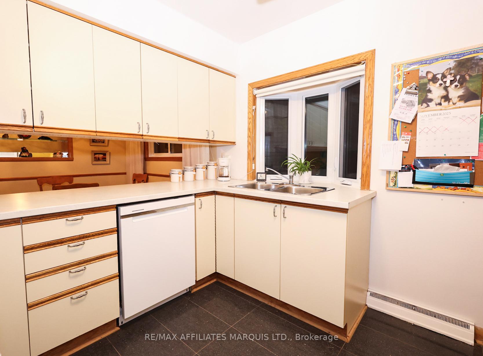 Photo 5 of 1212 Osborne Avenue, Cornwall — HOMEH