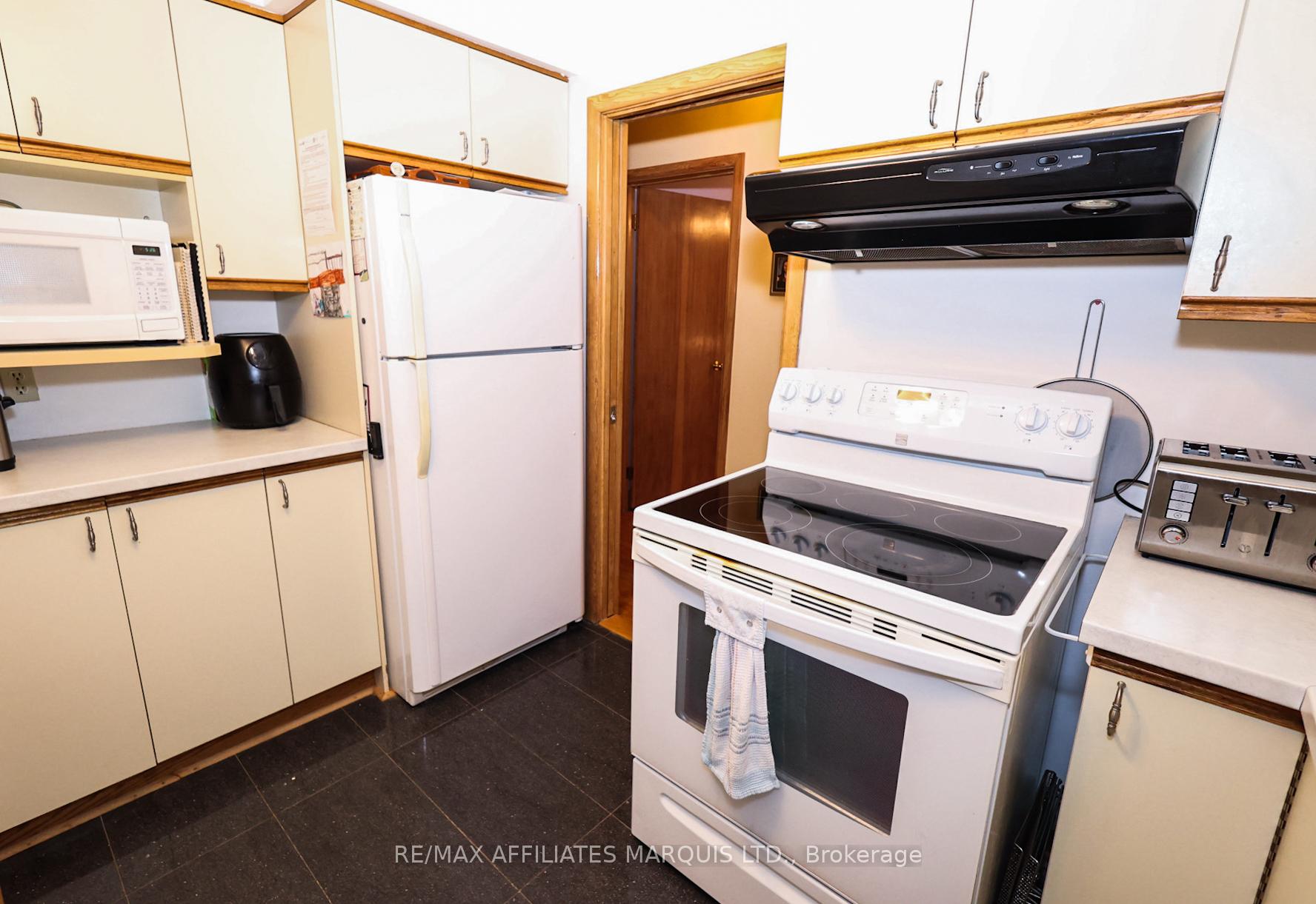 Photo 14 of 1212 Osborne Avenue, Cornwall — HOMEH