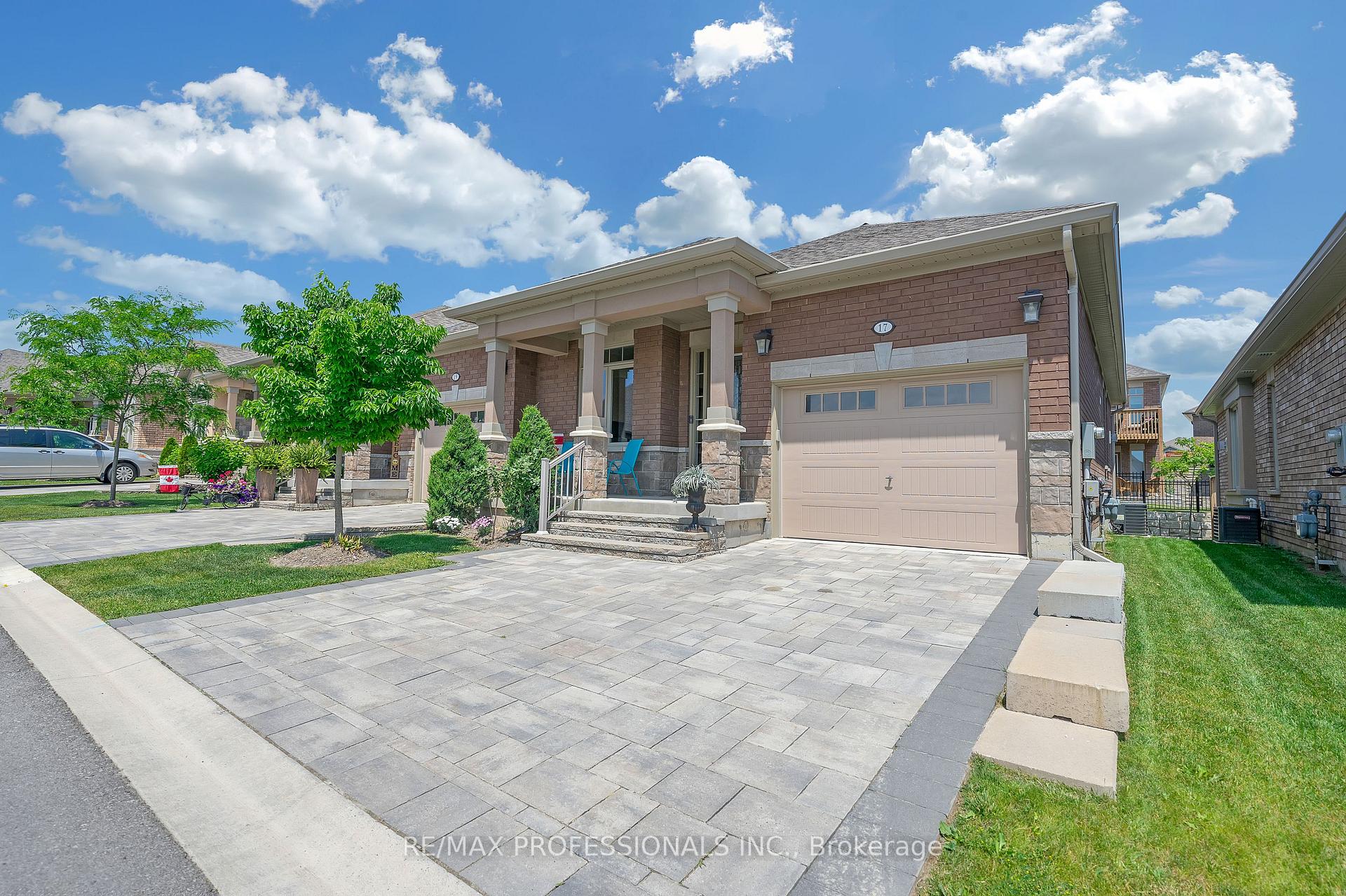 Photo 2 of 17 Assunta Garden, New Tecumseth, Rural New Tecumseth — HOMEH