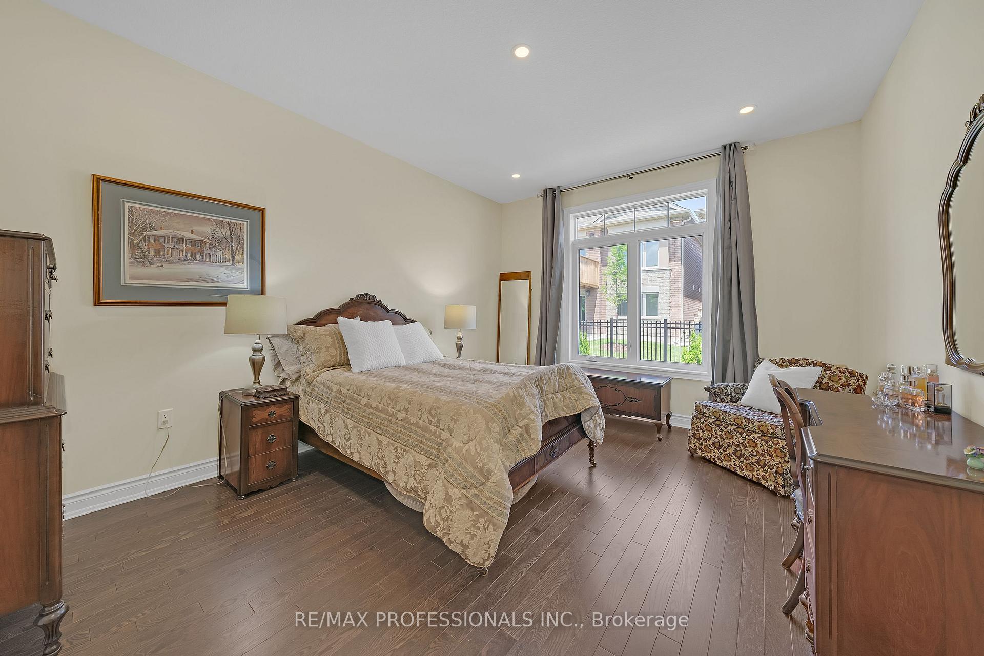 Photo 18 of 17 Assunta Garden, New Tecumseth, Rural New Tecumseth — HOMEH