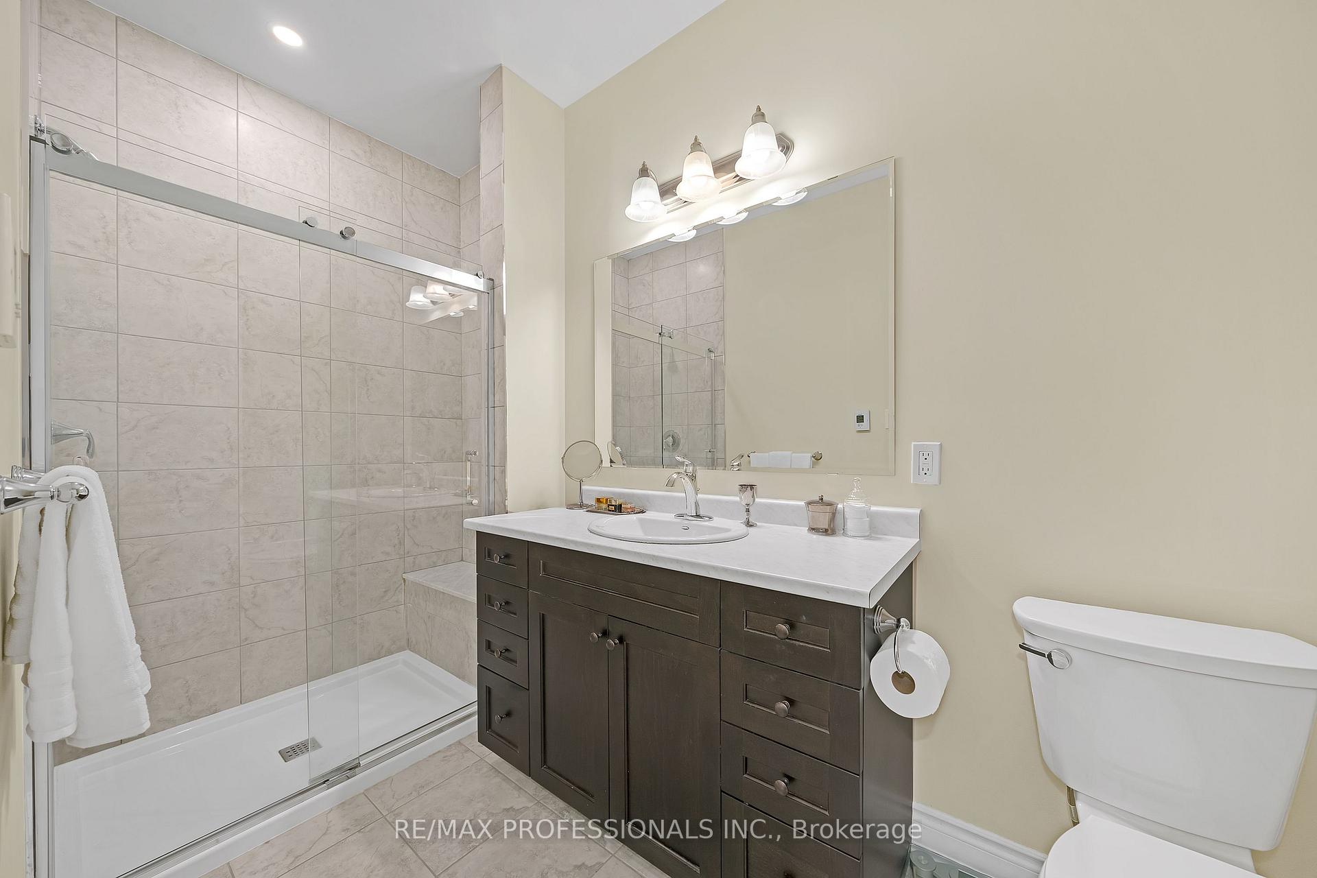 Photo 20 of 17 Assunta Garden, New Tecumseth, Rural New Tecumseth — HOMEH