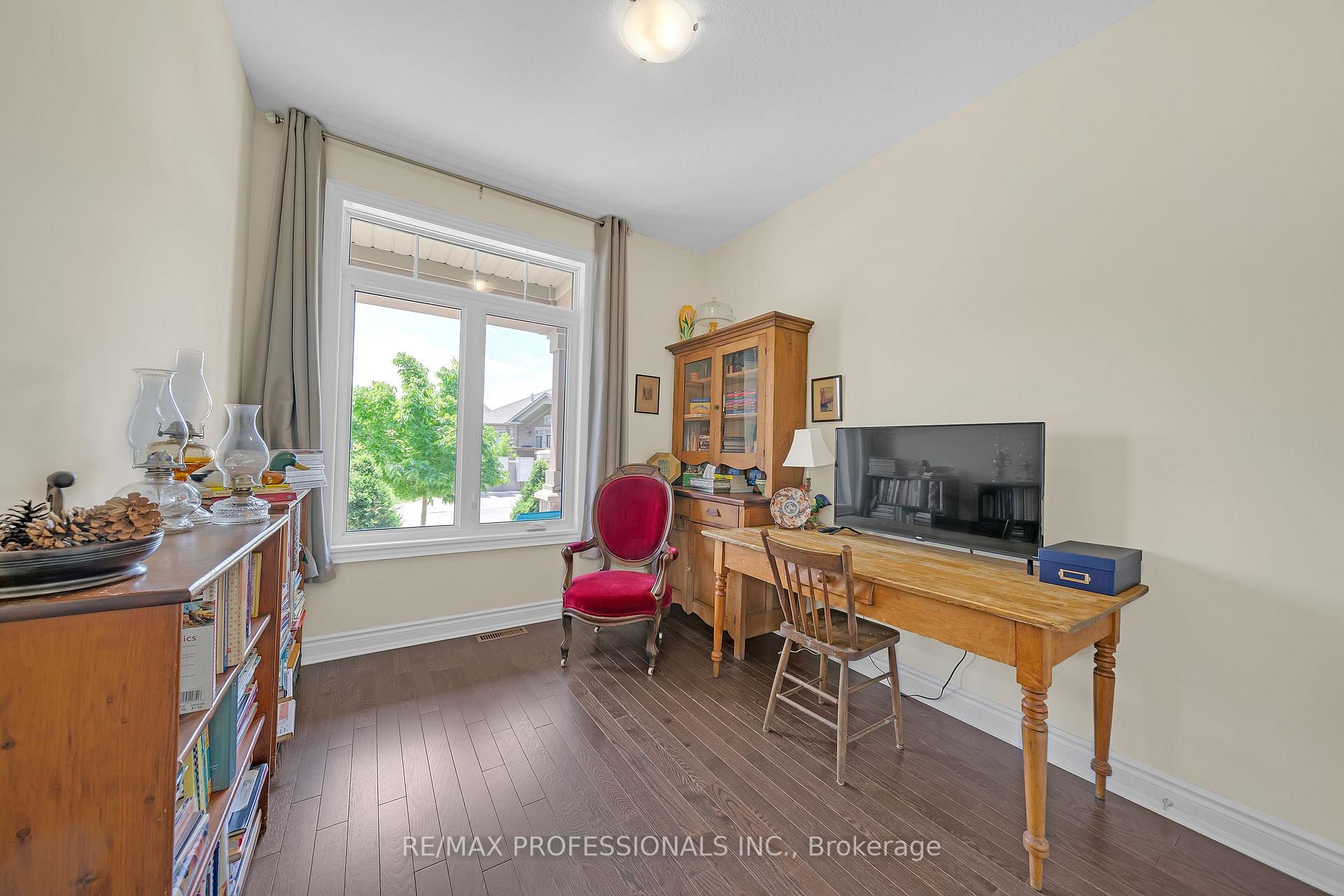 Photo 22 of 17 Assunta Garden, New Tecumseth, Rural New Tecumseth — HOMEH