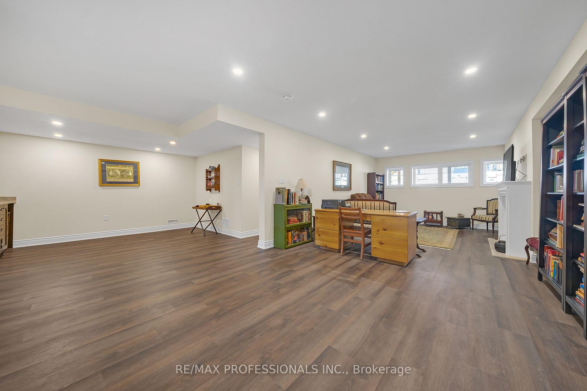 Photo 26 of 17 Assunta Garden, New Tecumseth, Rural New Tecumseth — HOMEH