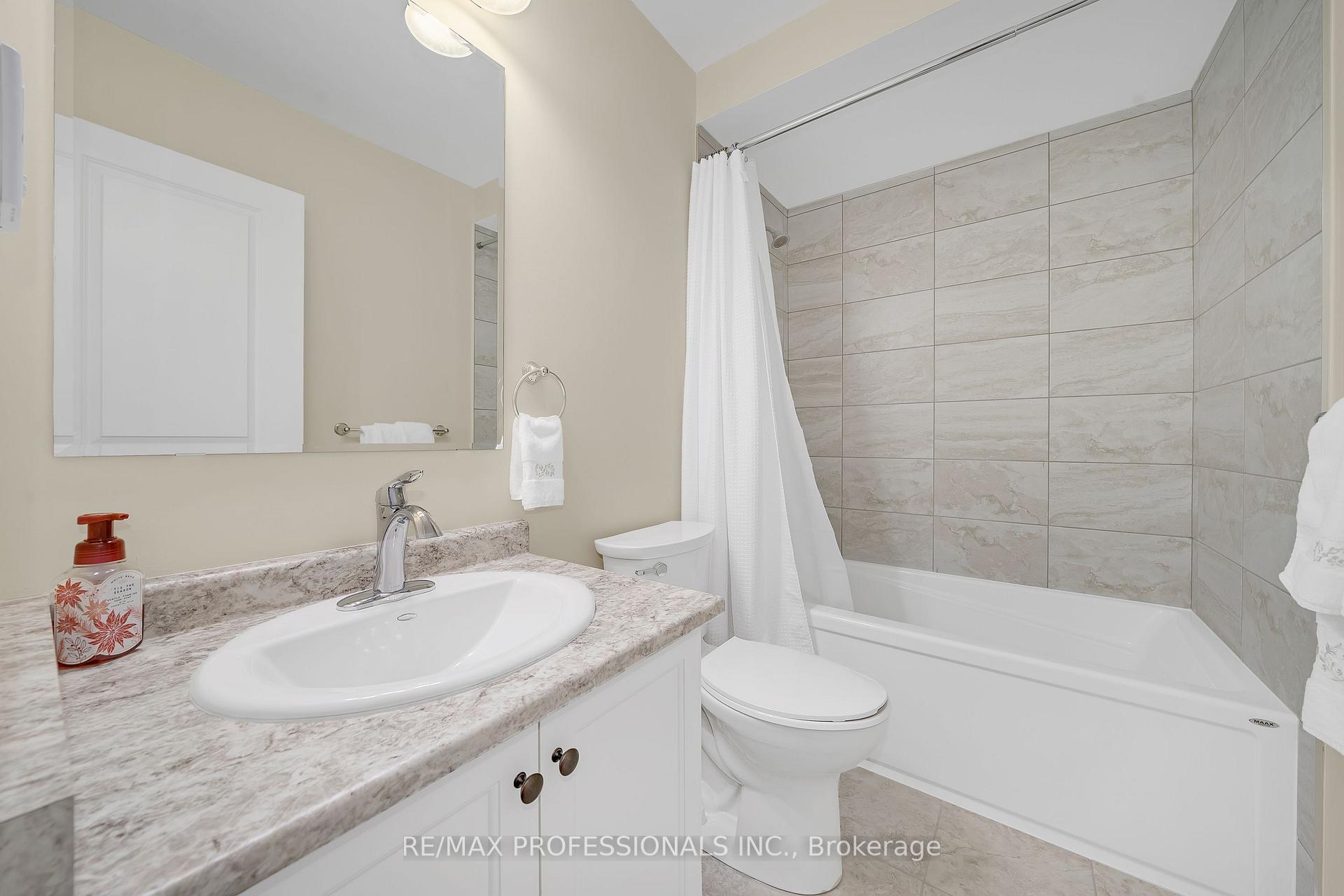 Photo 30 of 17 Assunta Garden, New Tecumseth, Rural New Tecumseth — HOMEH