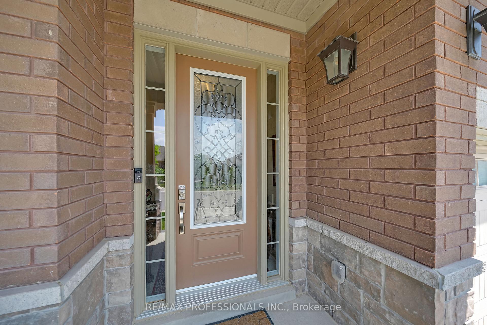 Photo 34 of 17 Assunta Garden, New Tecumseth, Rural New Tecumseth — HOMEH
