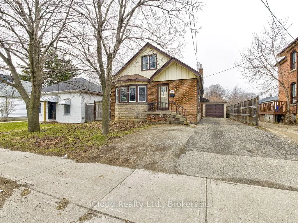 Photo 1 of 458 Upper Wellington Street, Hamilton, Centremount — HOMEH