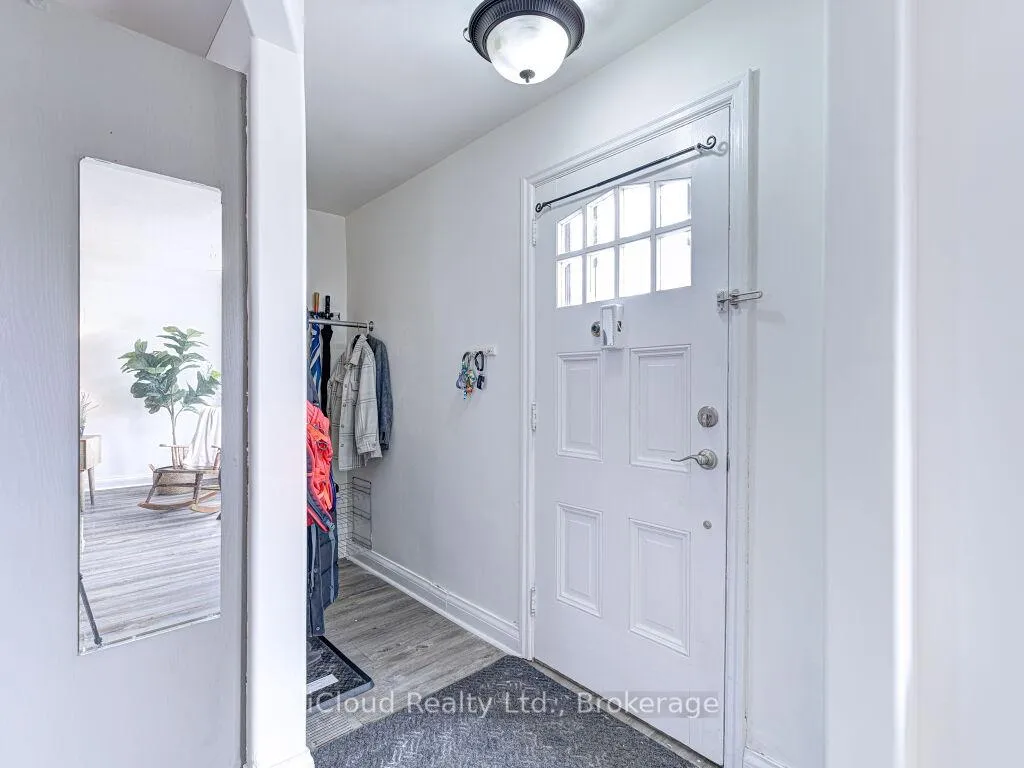 Photo 7 of 458 Upper Wellington Street, Hamilton, Centremount — HOMEH