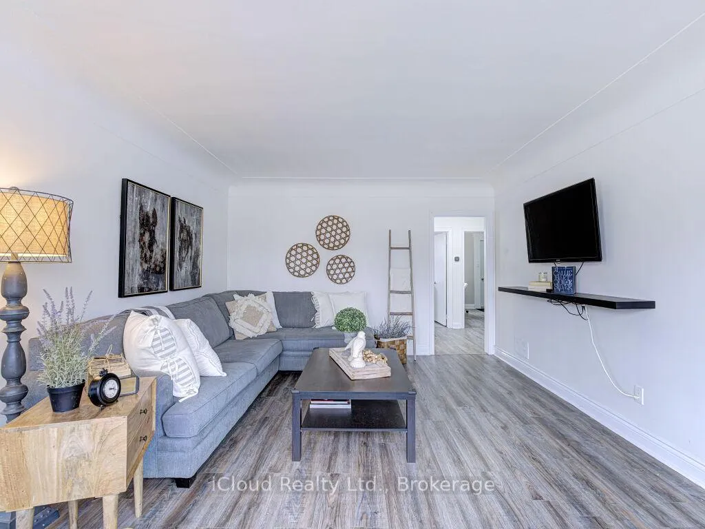 Photo 9 of 458 Upper Wellington Street, Hamilton, Centremount — HOMEH