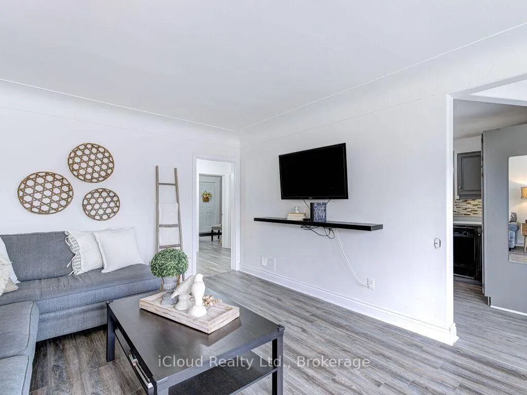 Photo 10 of 458 Upper Wellington Street, Hamilton, Centremount — HOMEH