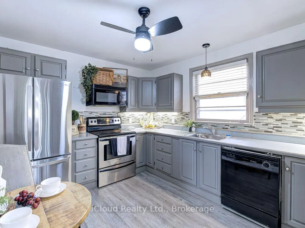 Photo 13 of 458 Upper Wellington Street, Hamilton, Centremount — HOMEH