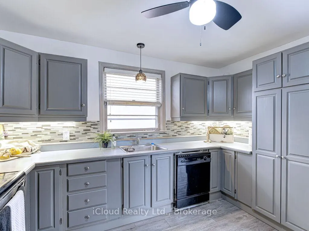 Photo 14 of 458 Upper Wellington Street, Hamilton, Centremount — HOMEH