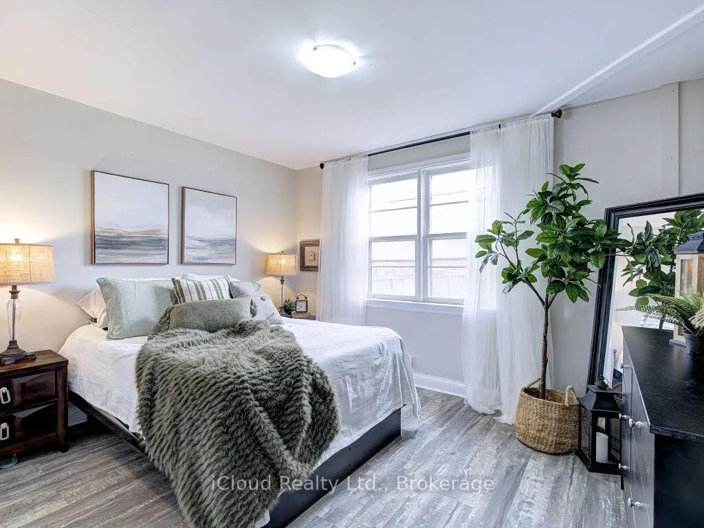 Photo 18 of 458 Upper Wellington Street, Hamilton, Centremount — HOMEH